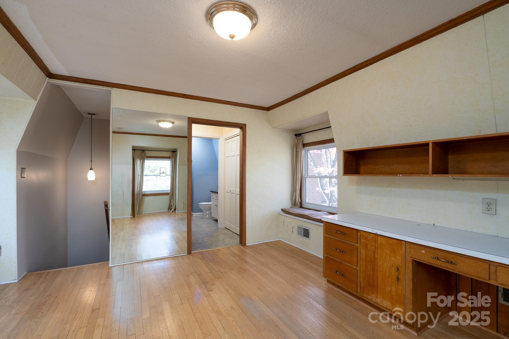 758 Williamsburg Drive NE — Concord