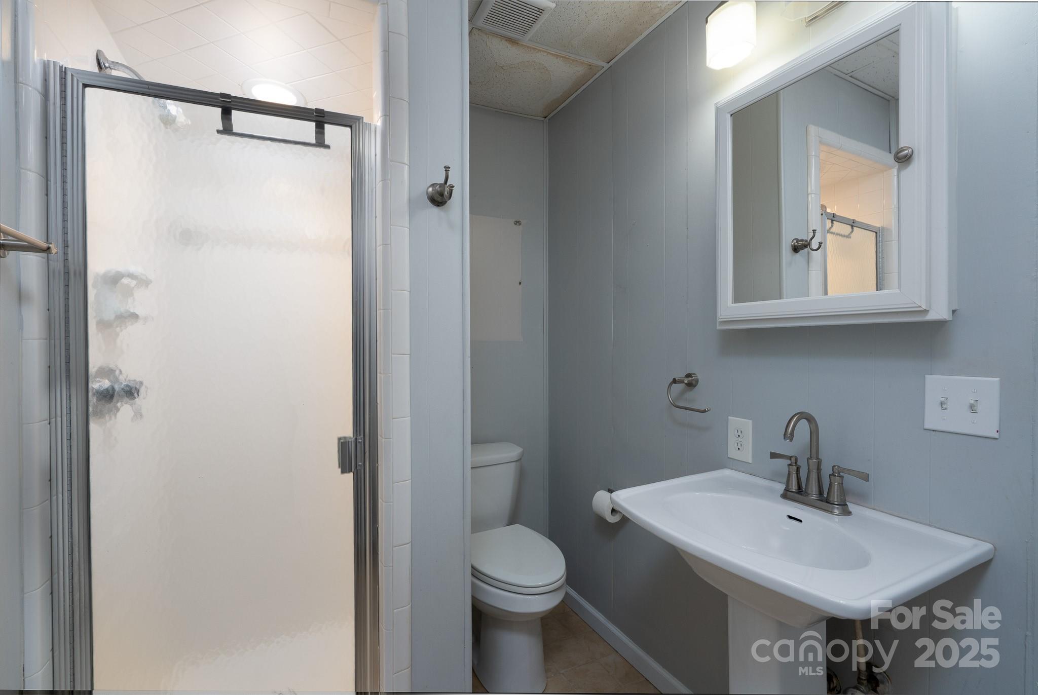 758 Williamsburg Drive NE — Concord