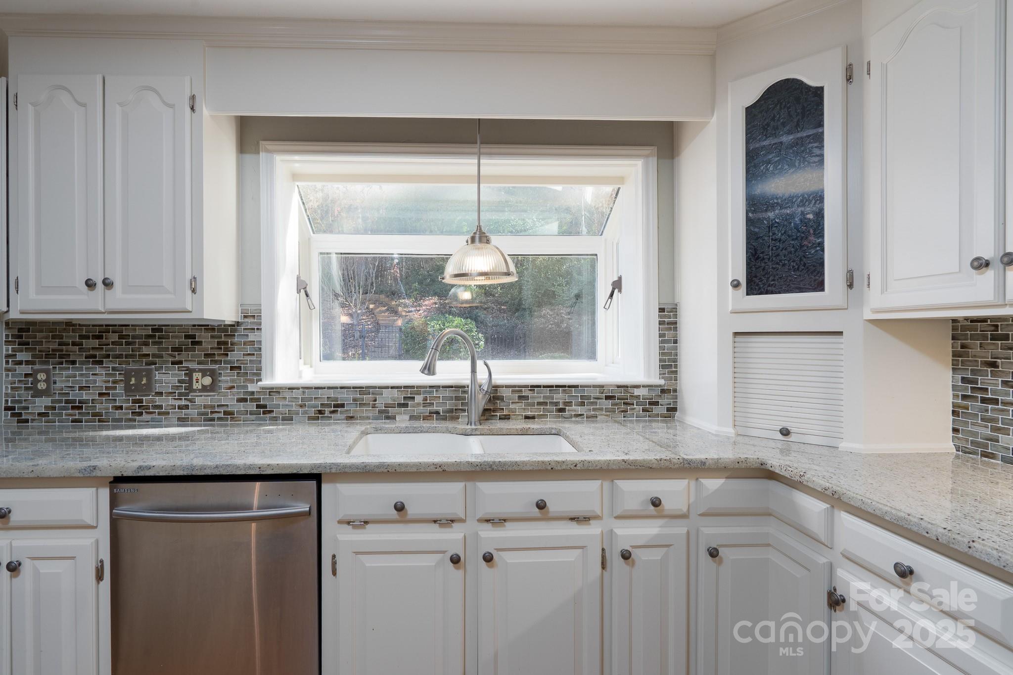 758 Williamsburg Drive NE — Concord