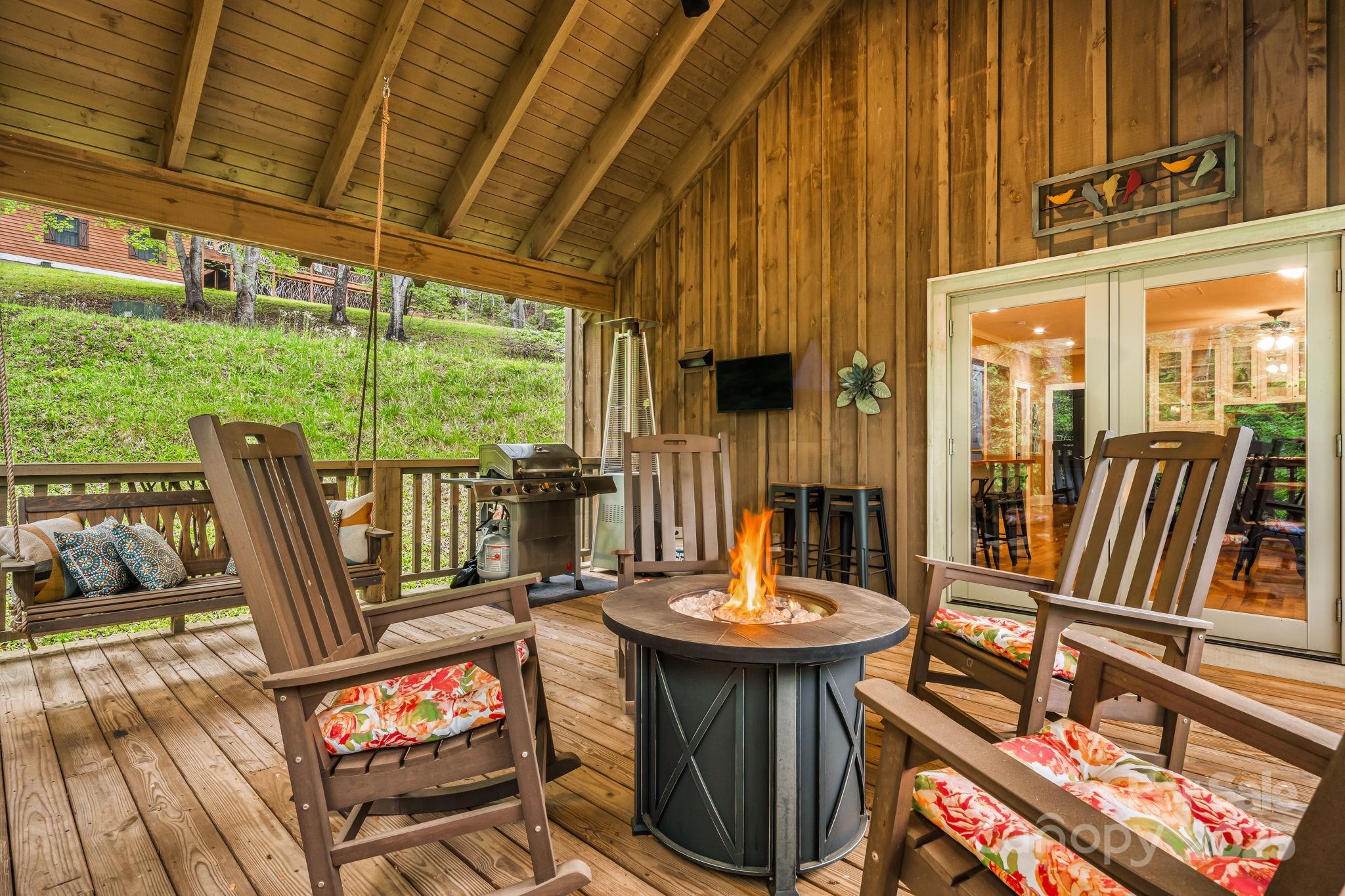 79 Slumber Lane — Sylva