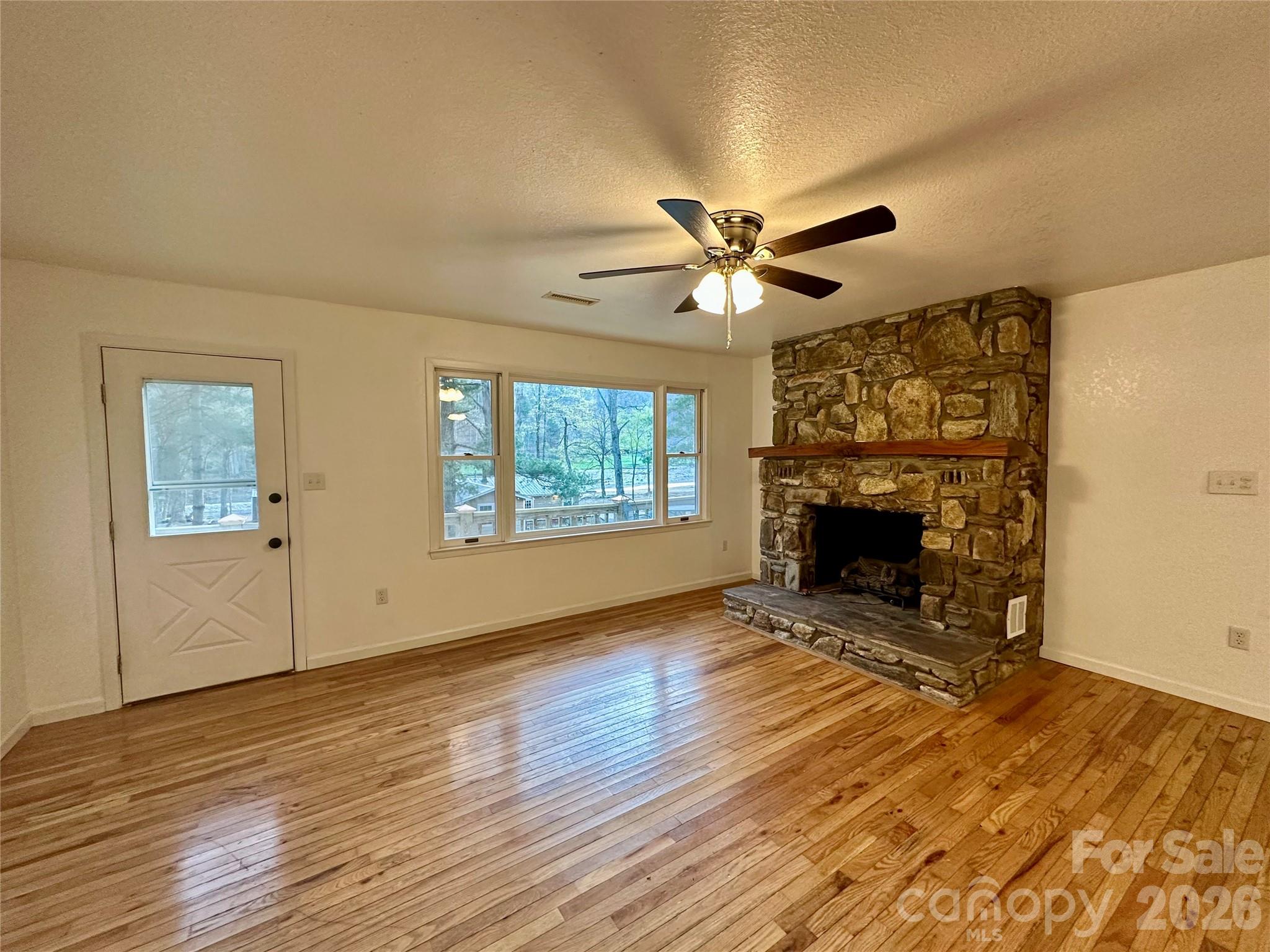 5381 State HWY 197 S Highway #3 — Burnsville