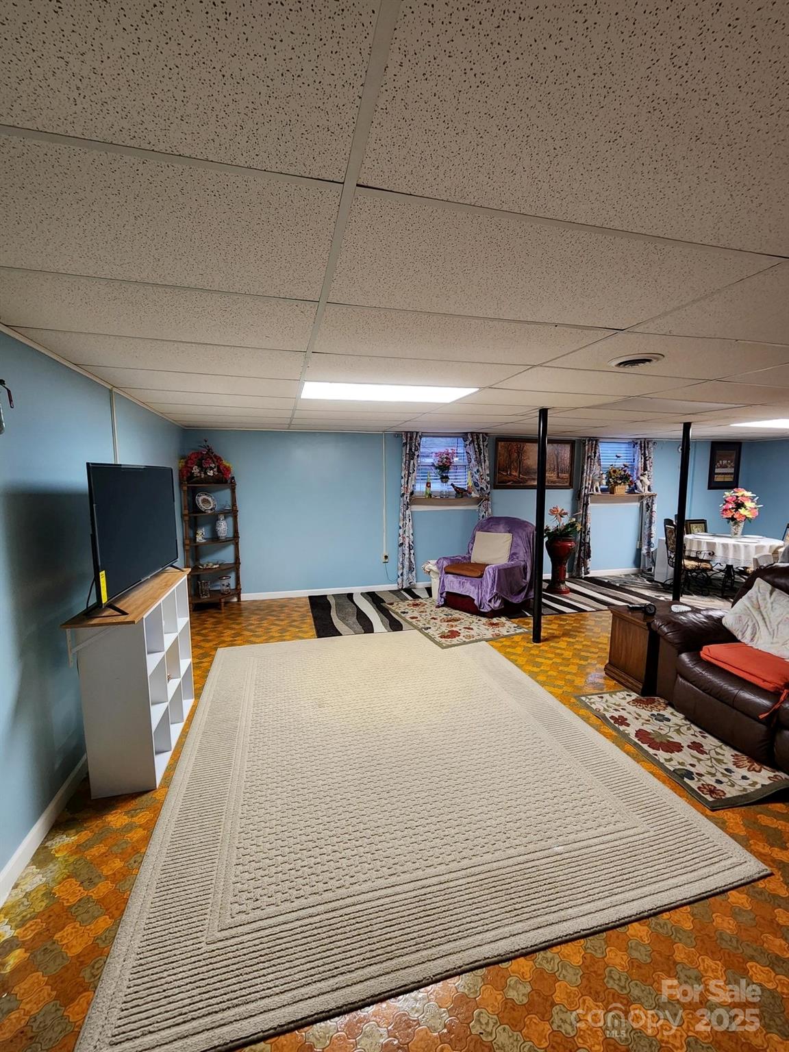 406 S Caldwell Avenue — Newton