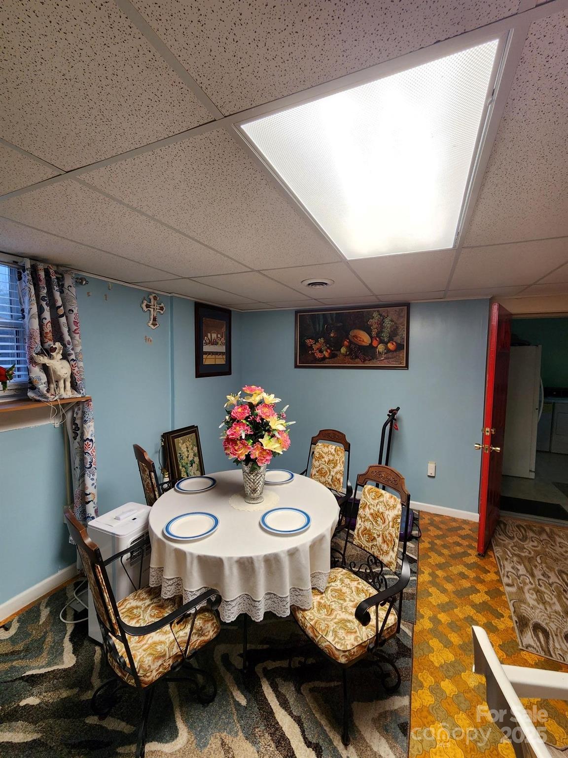 406 S Caldwell Avenue — Newton