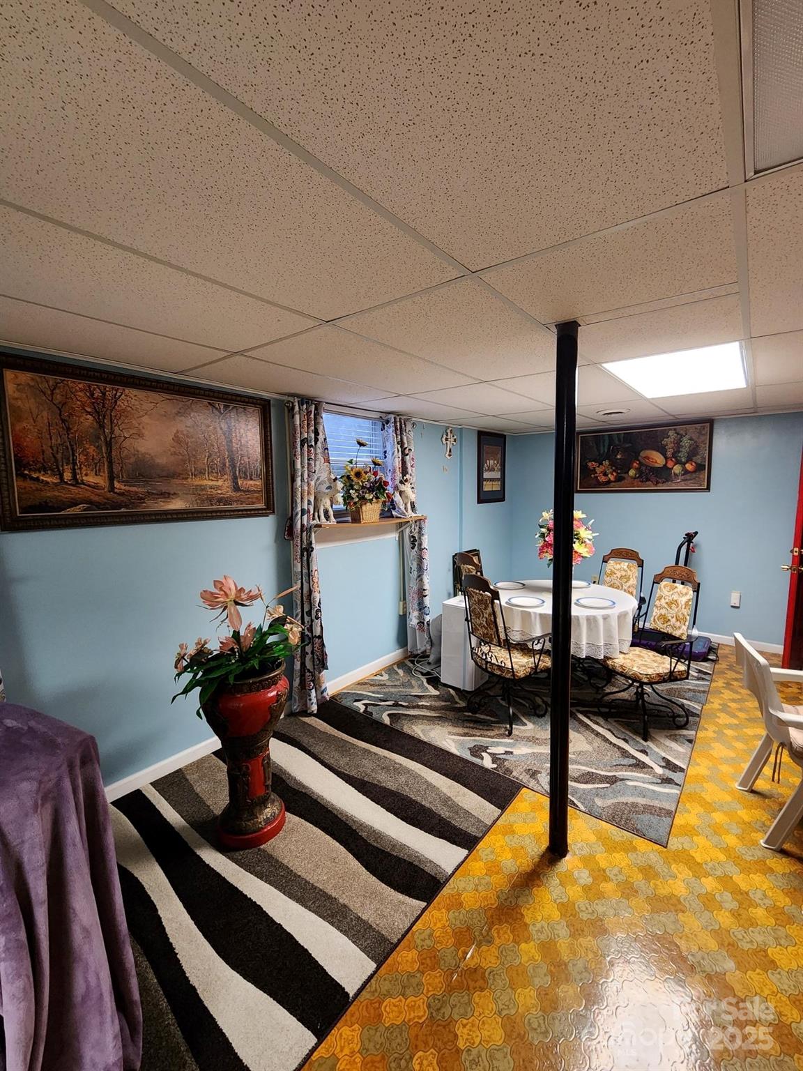 406 S Caldwell Avenue — Newton