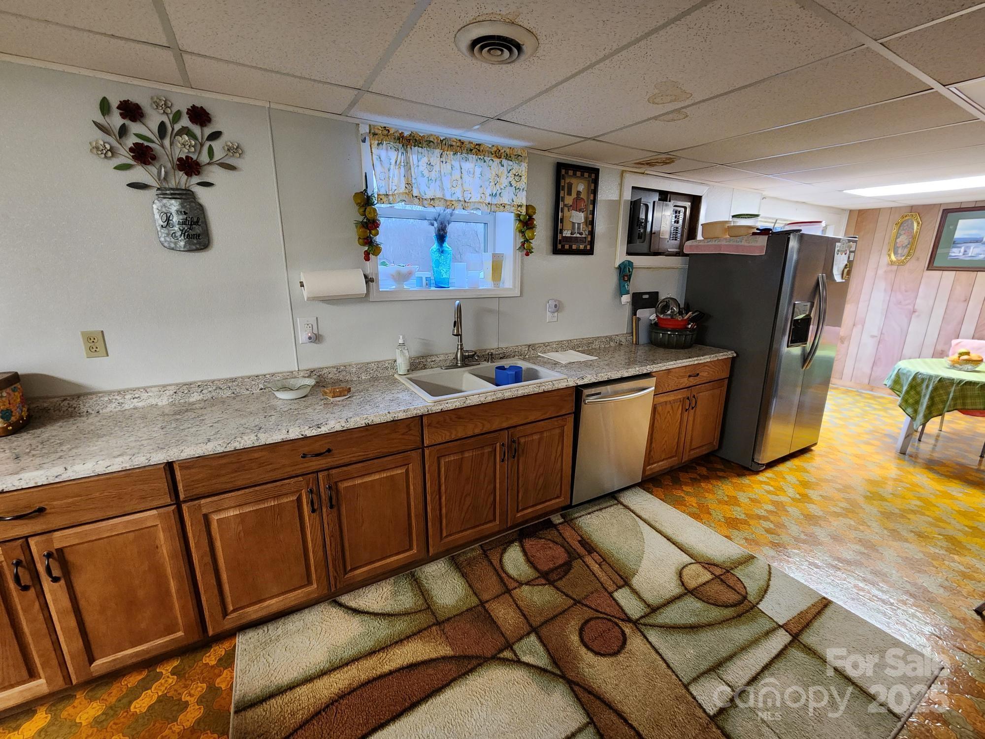 406 S Caldwell Avenue — Newton