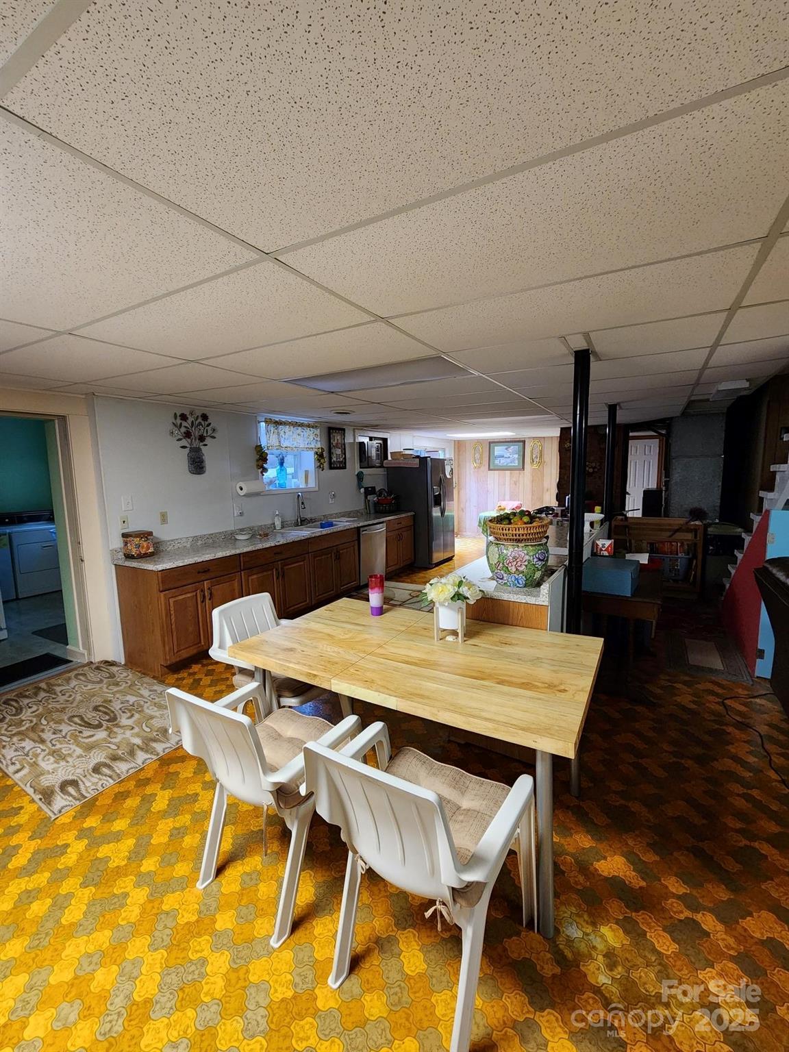 406 S Caldwell Avenue — Newton