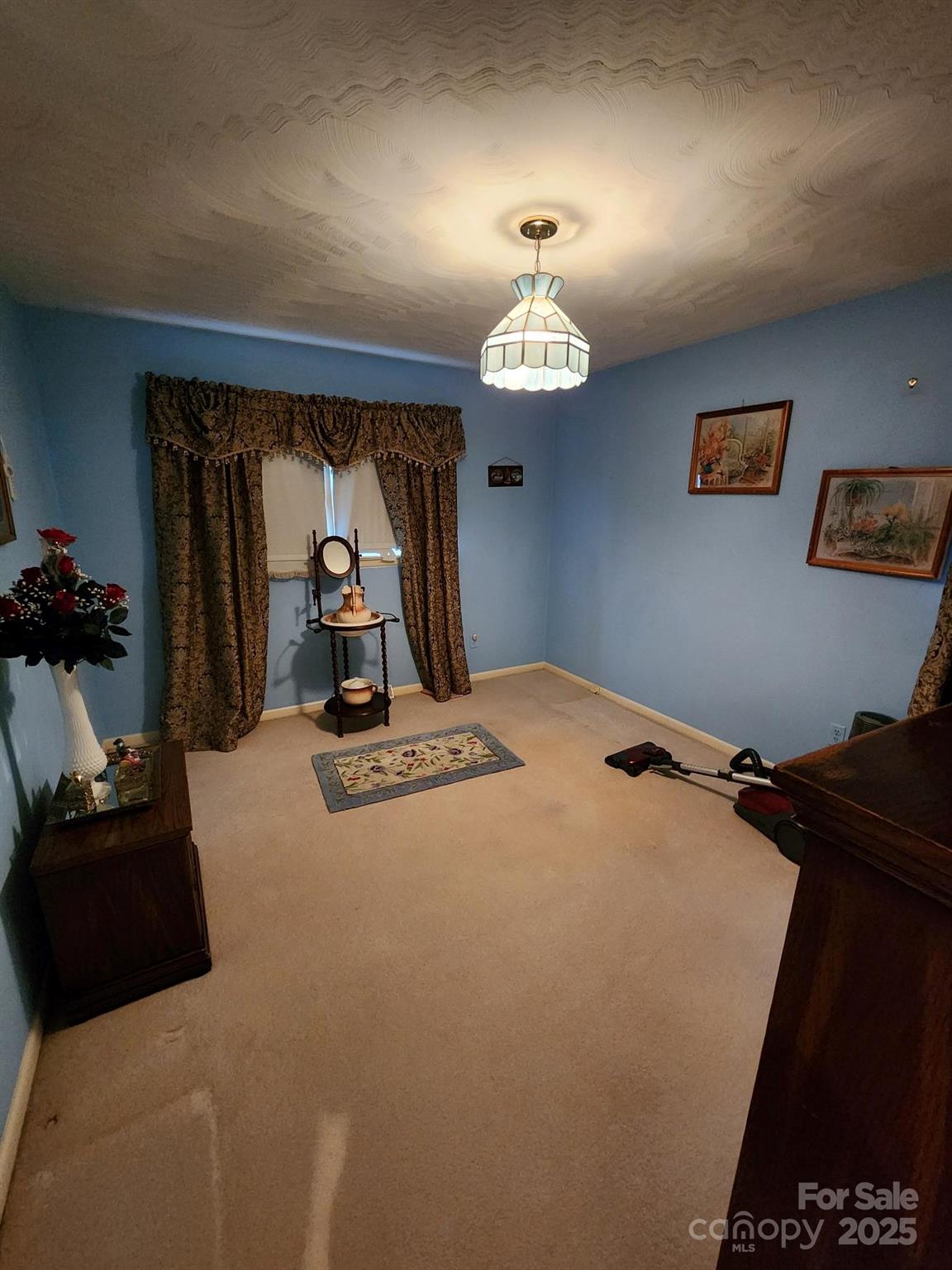 406 S Caldwell Avenue — Newton