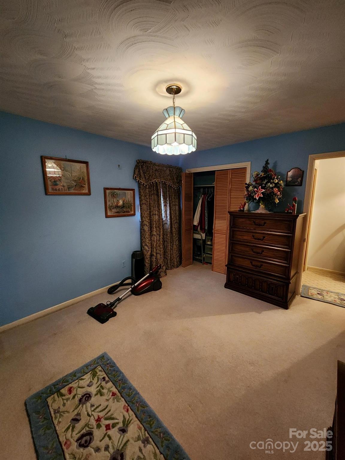 406 S Caldwell Avenue — Newton