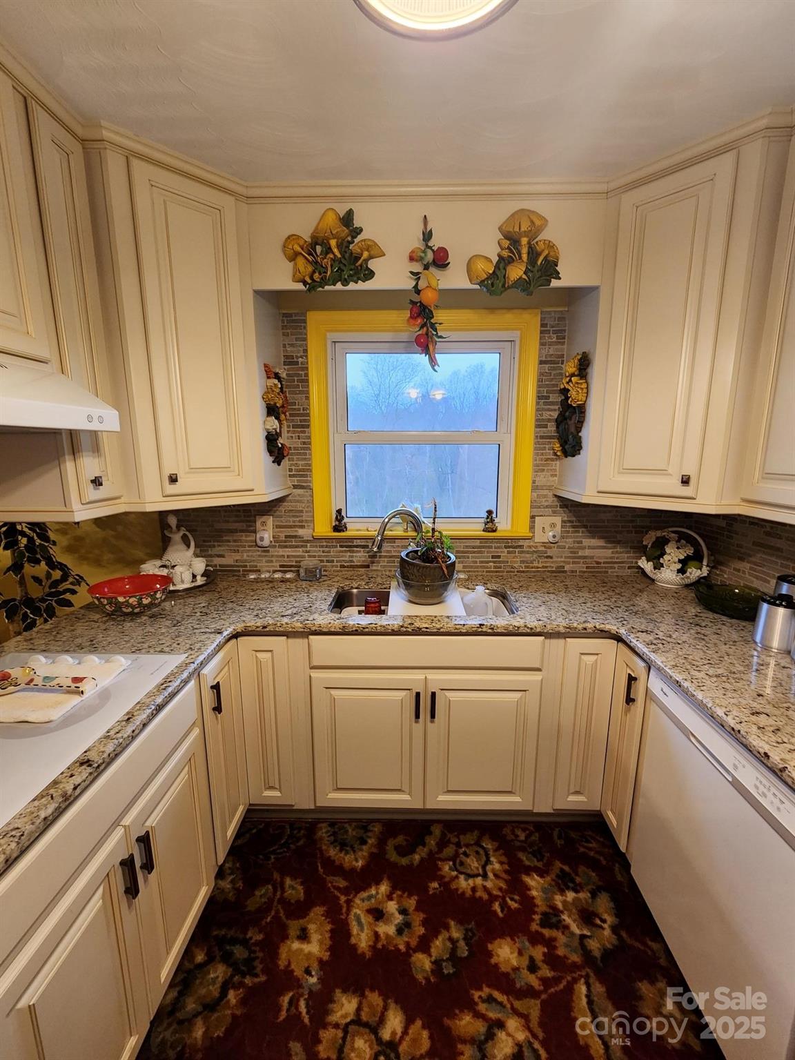 406 S Caldwell Avenue — Newton