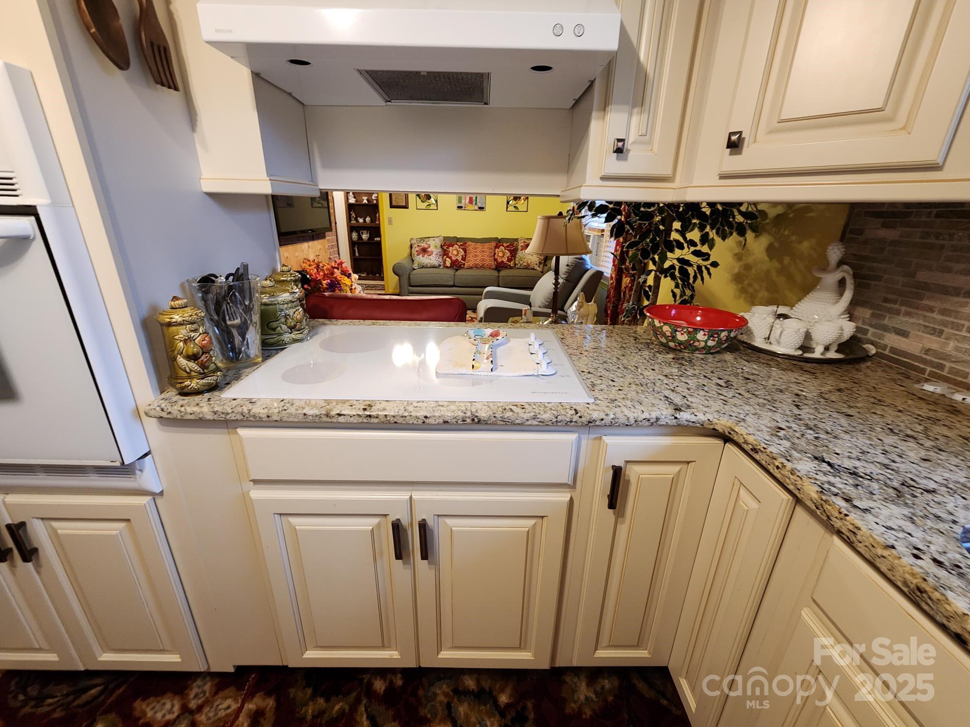 406 S Caldwell Avenue — Newton