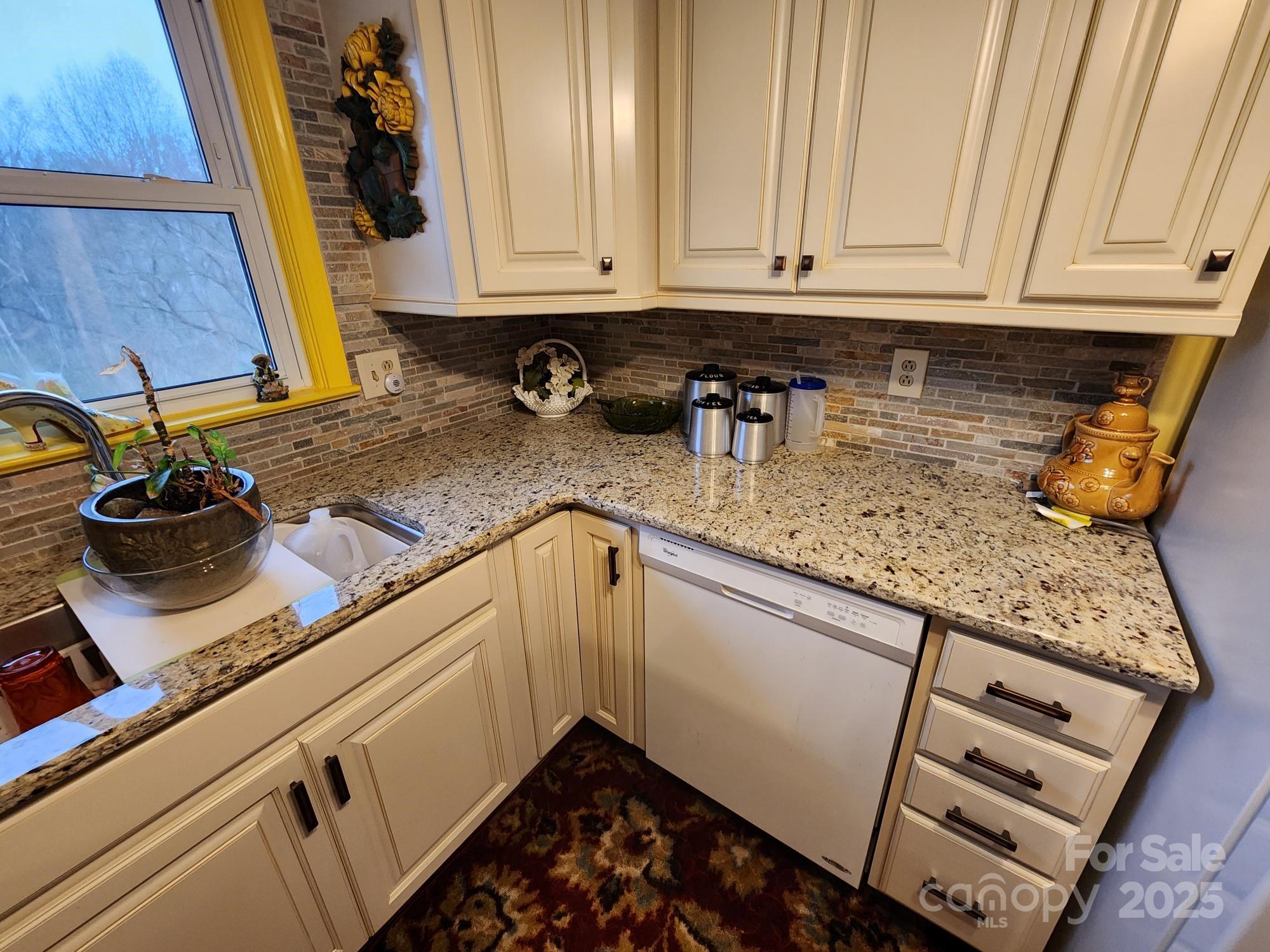 406 S Caldwell Avenue — Newton