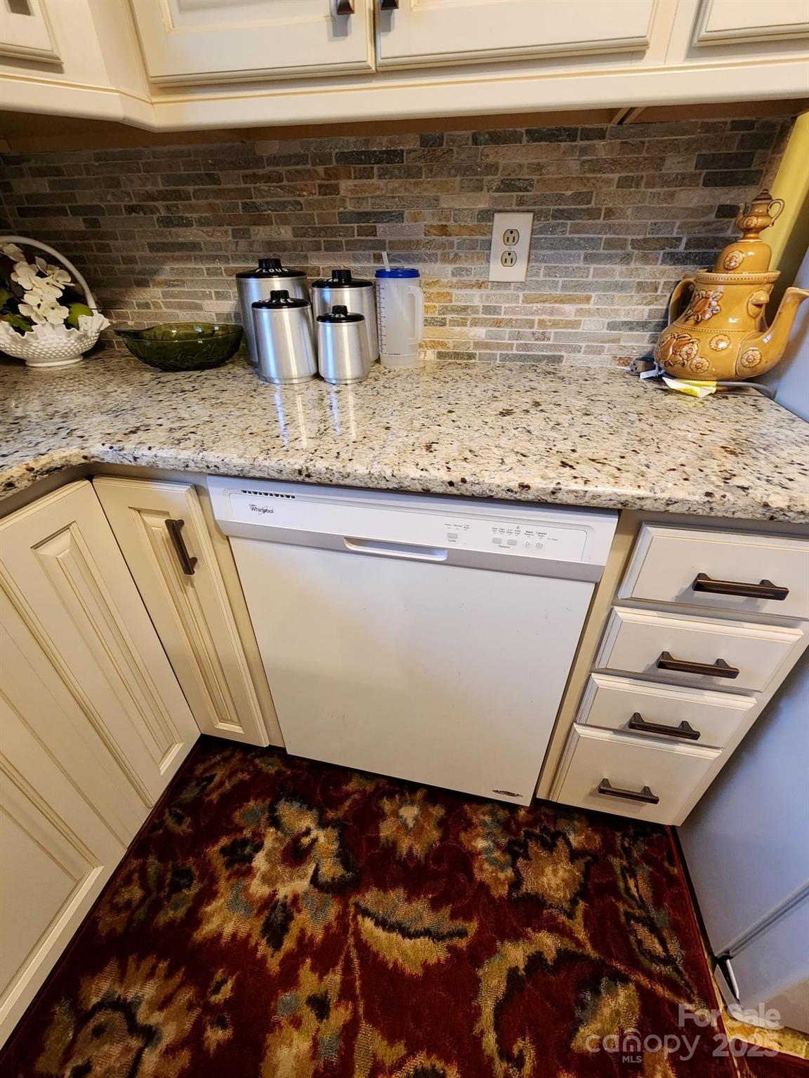 406 S Caldwell Avenue — Newton