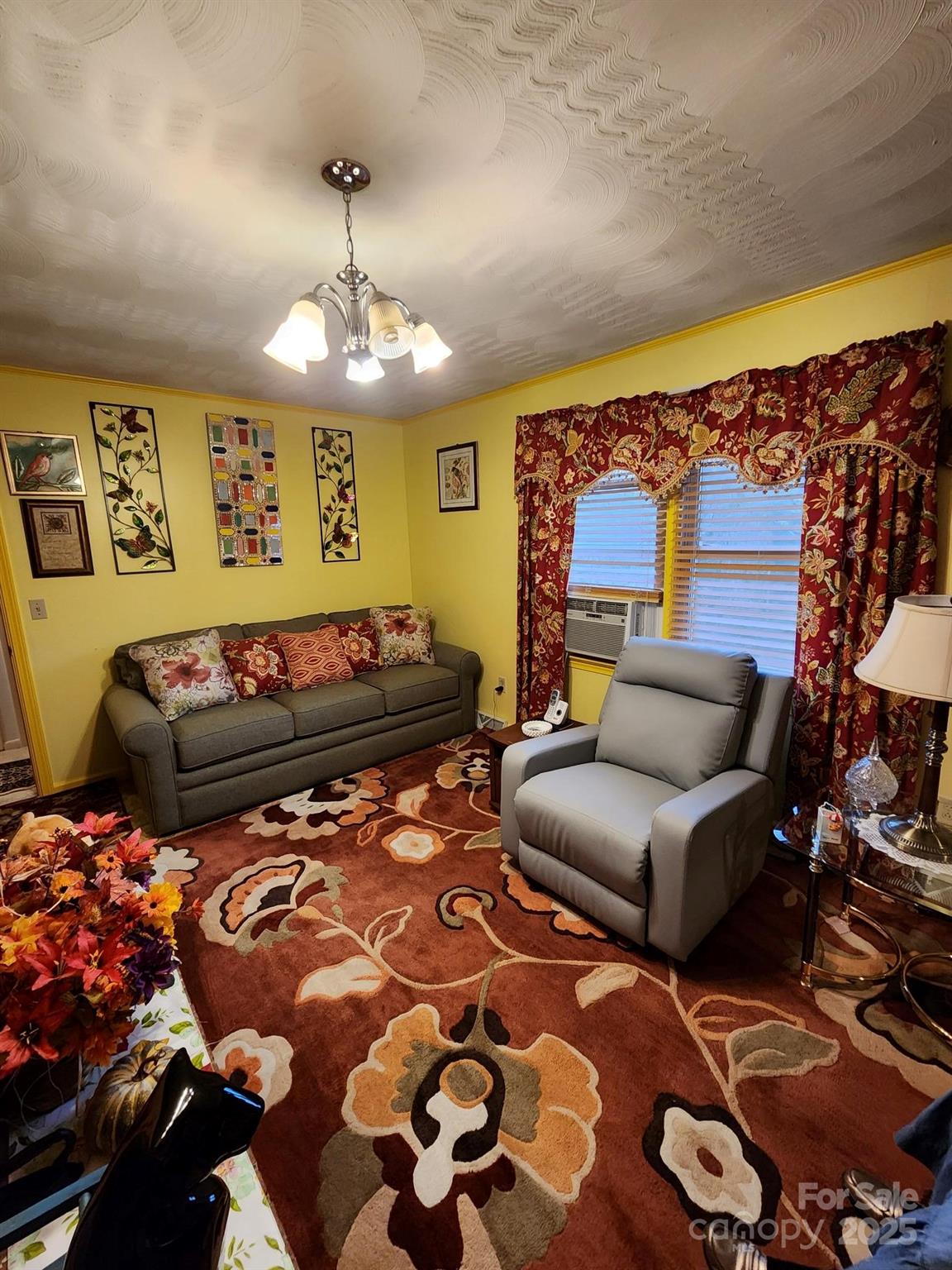 406 S Caldwell Avenue — Newton