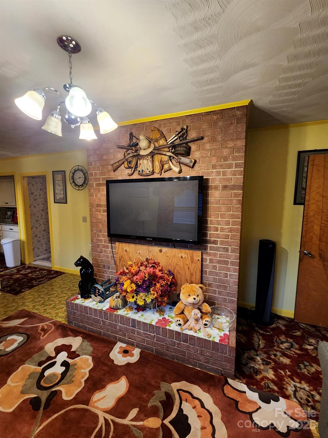 406 S Caldwell Avenue — Newton