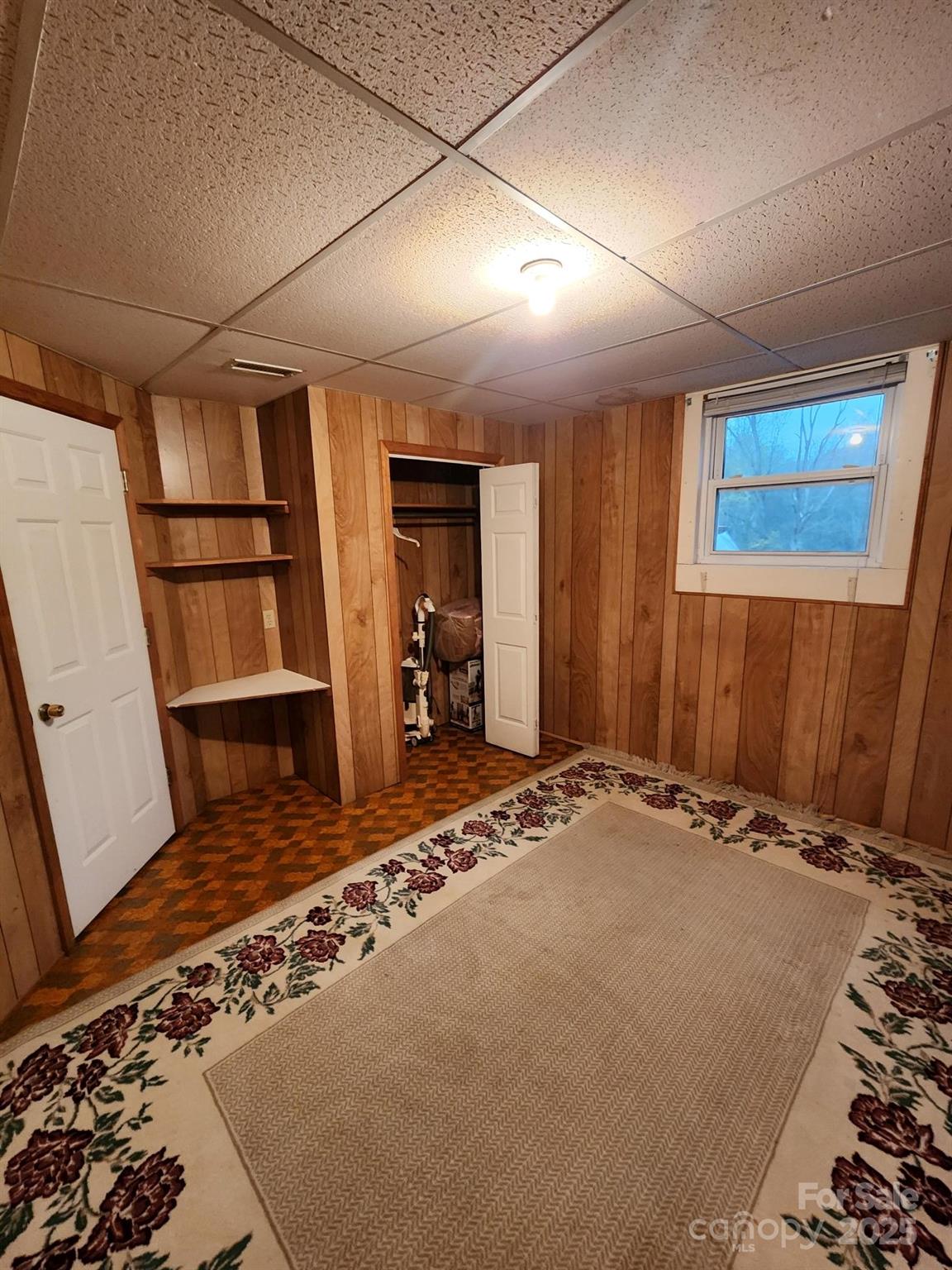 406 S Caldwell Avenue — Newton
