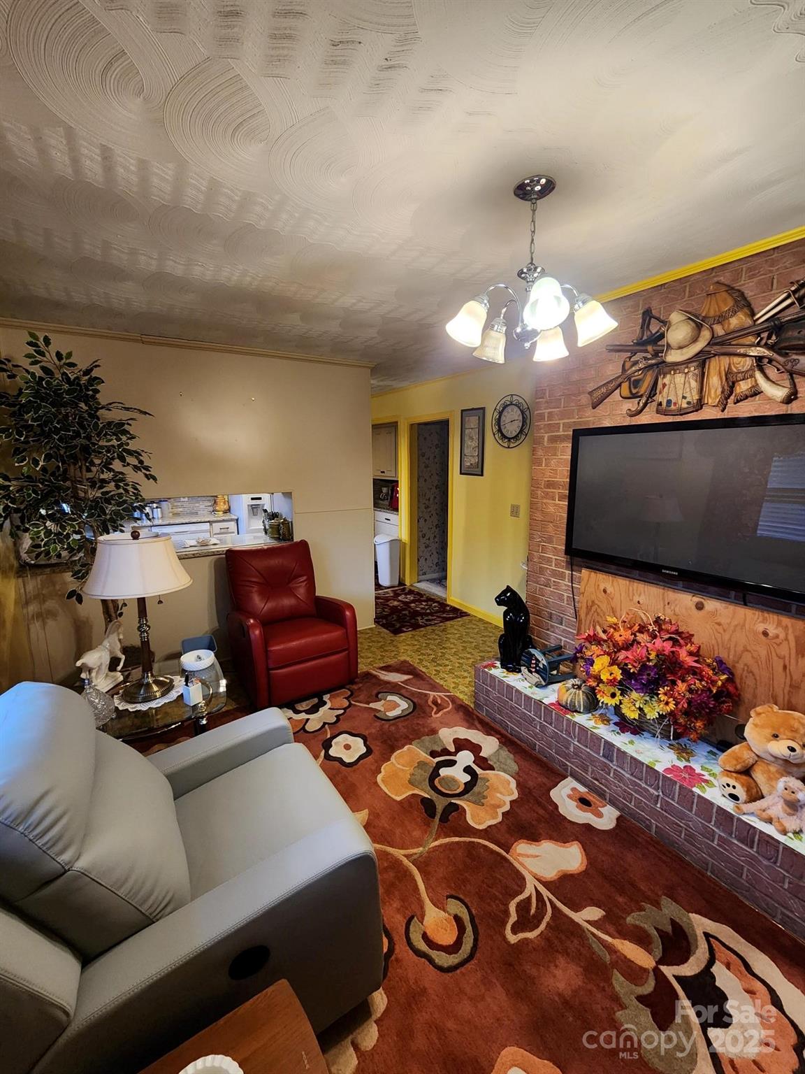 406 S Caldwell Avenue — Newton