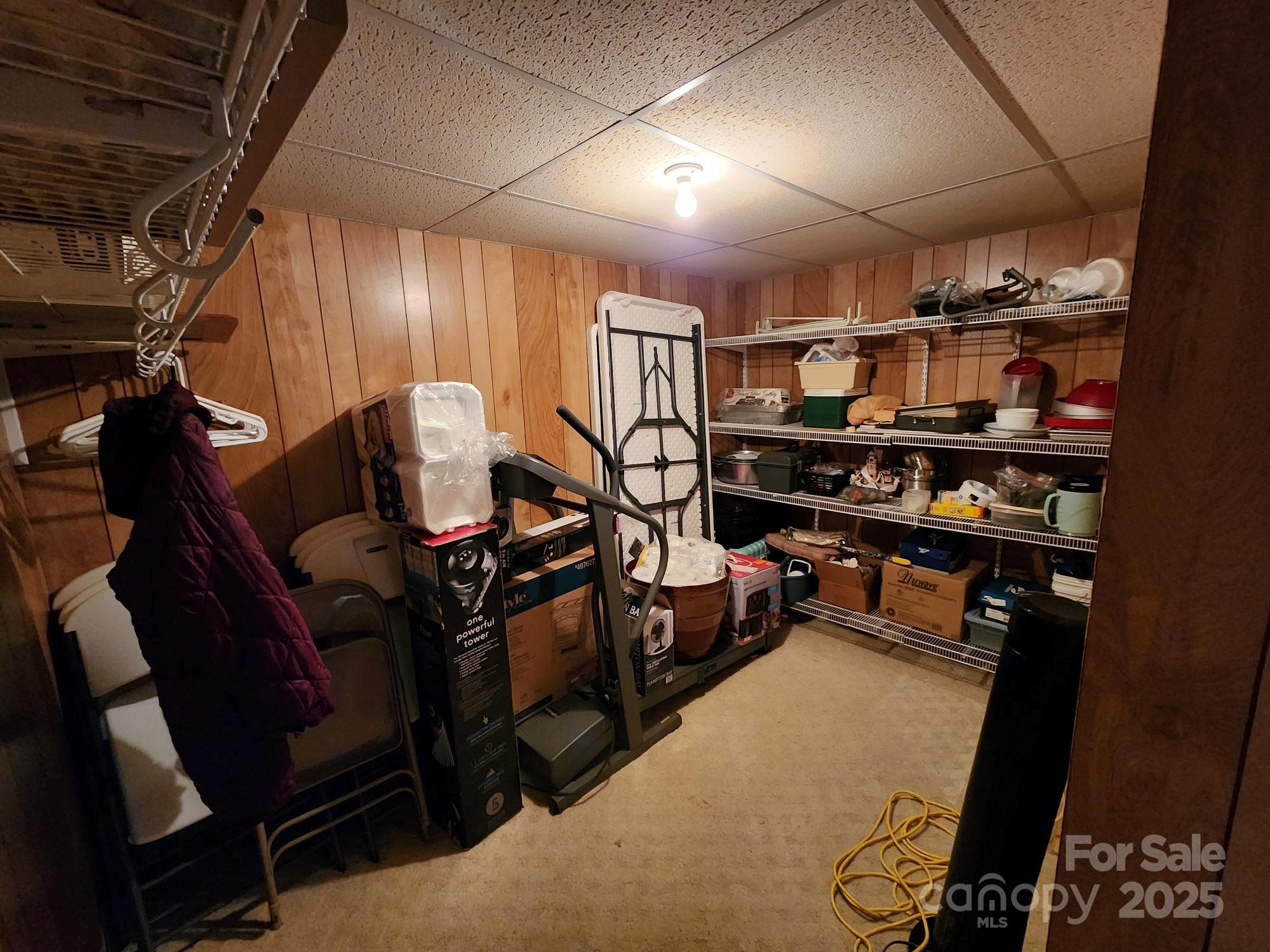 406 S Caldwell Avenue — Newton
