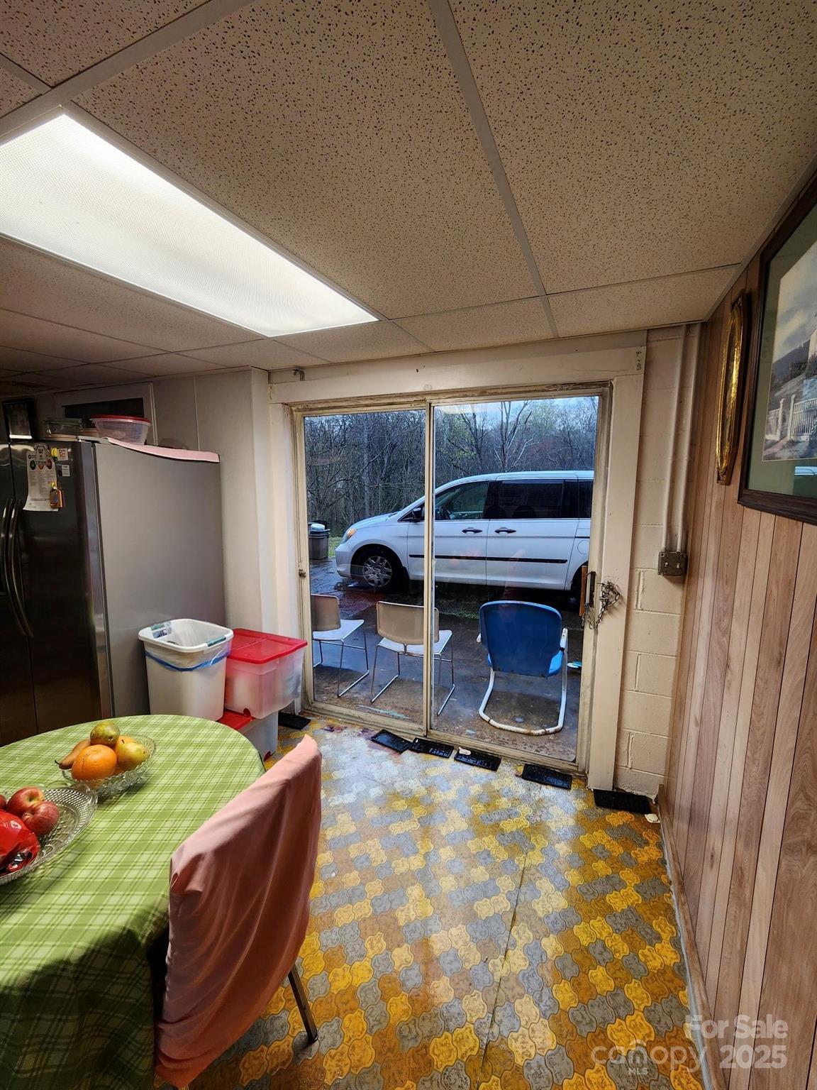 406 S Caldwell Avenue — Newton