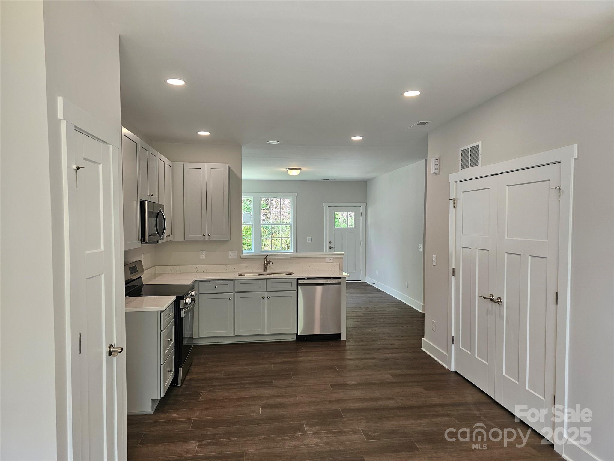 139 Brooks Cove Road — Black Mountain