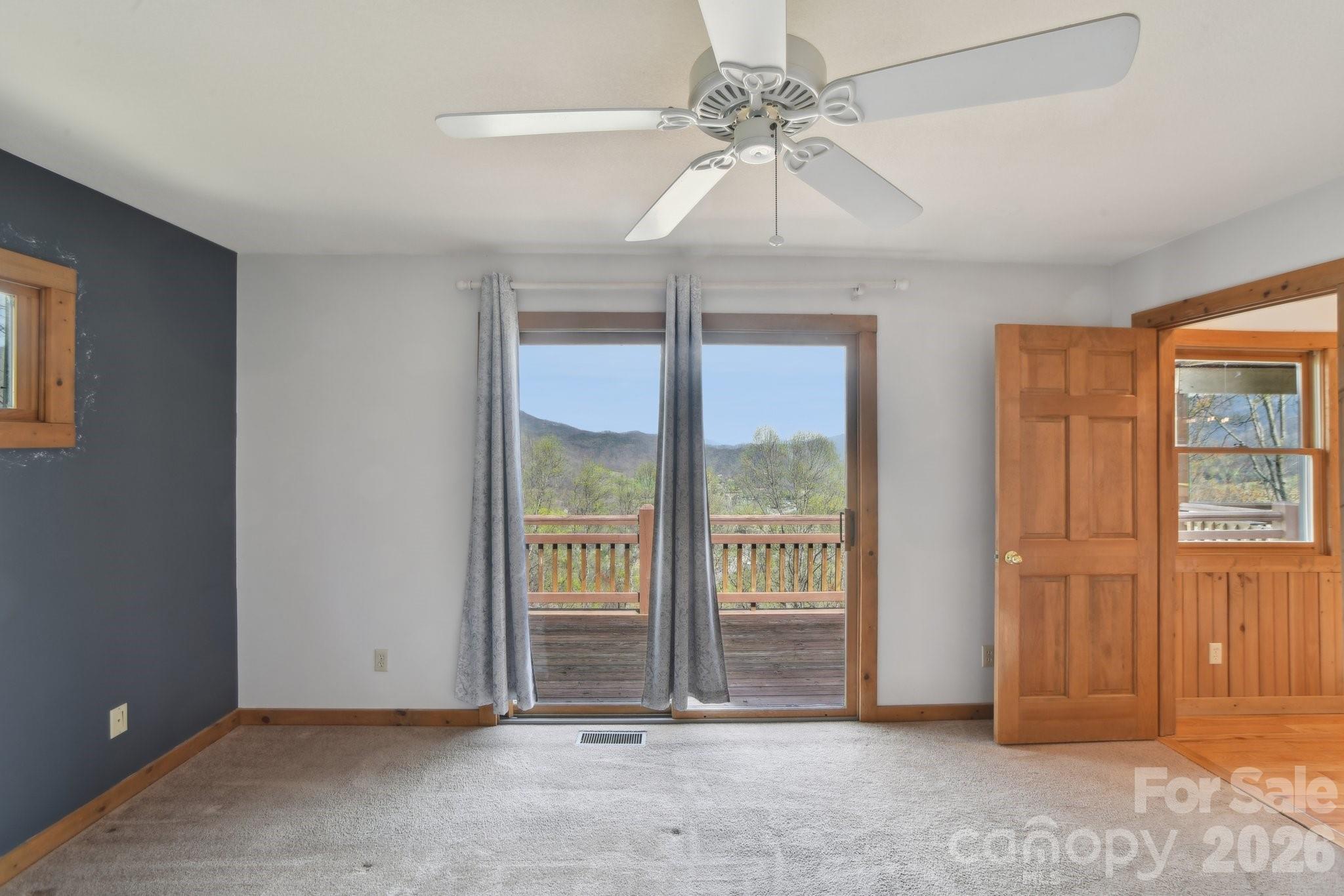 1426 Setzer Cove Road — Maggie Valley