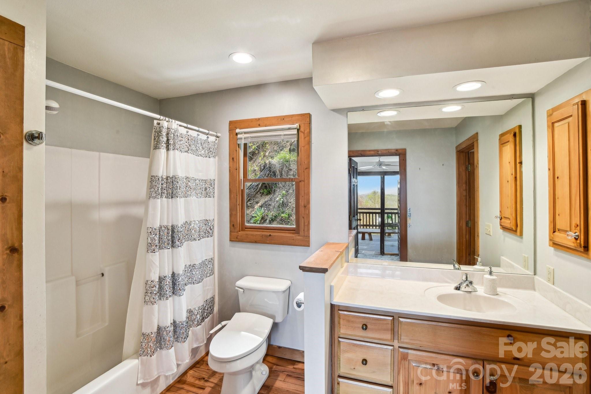 1426 Setzer Cove Road — Maggie Valley