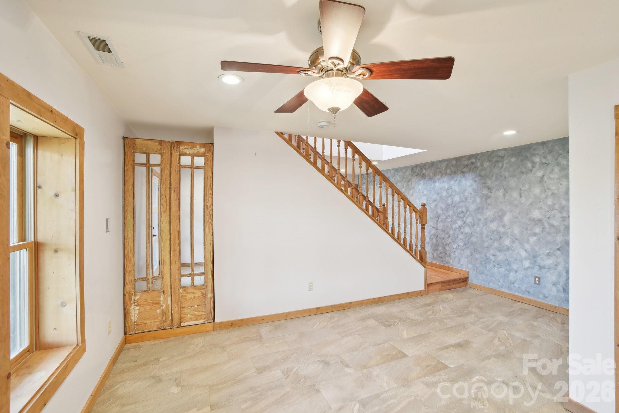 1426 Setzer Cove Road — Maggie Valley