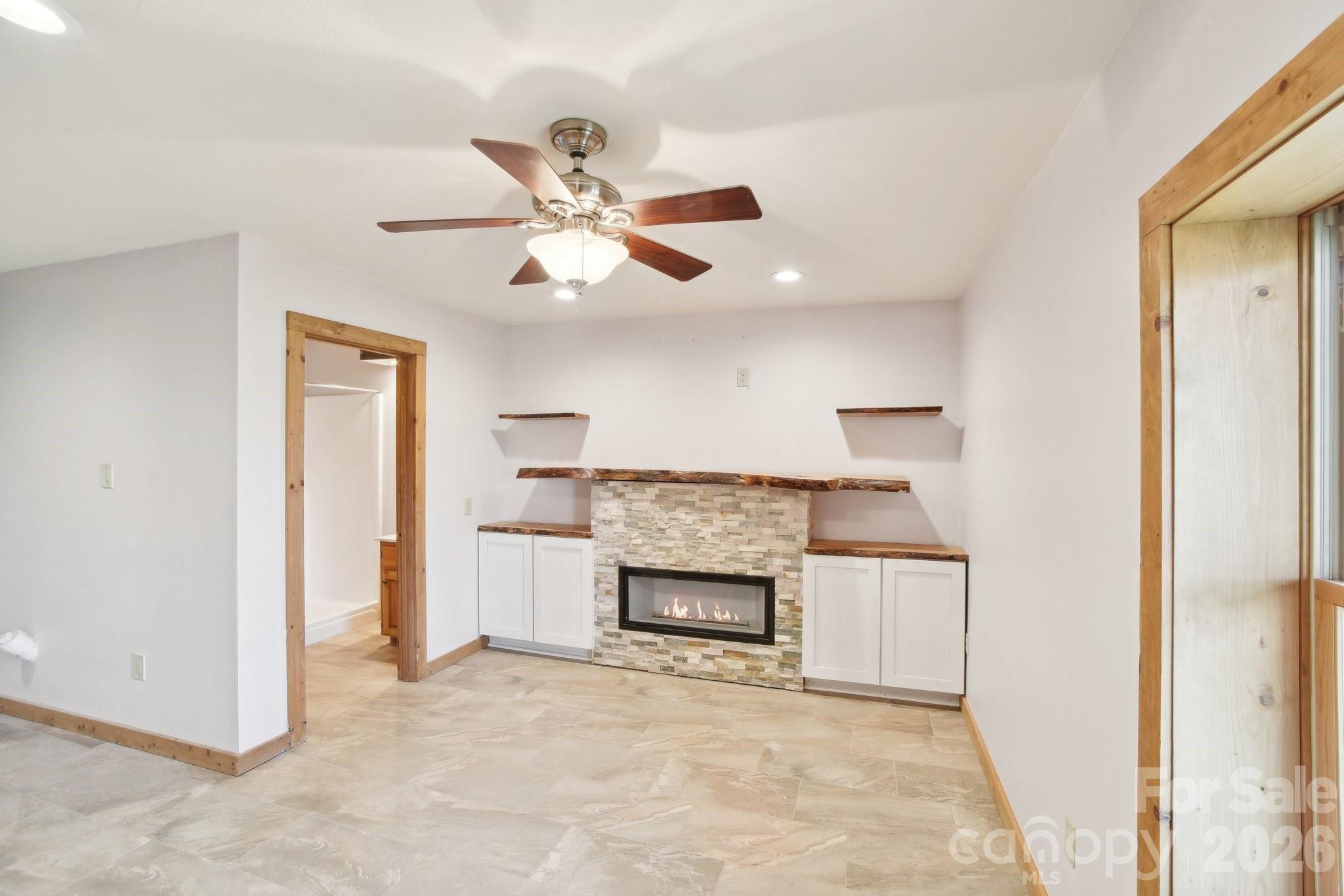 1426 Setzer Cove Road — Maggie Valley