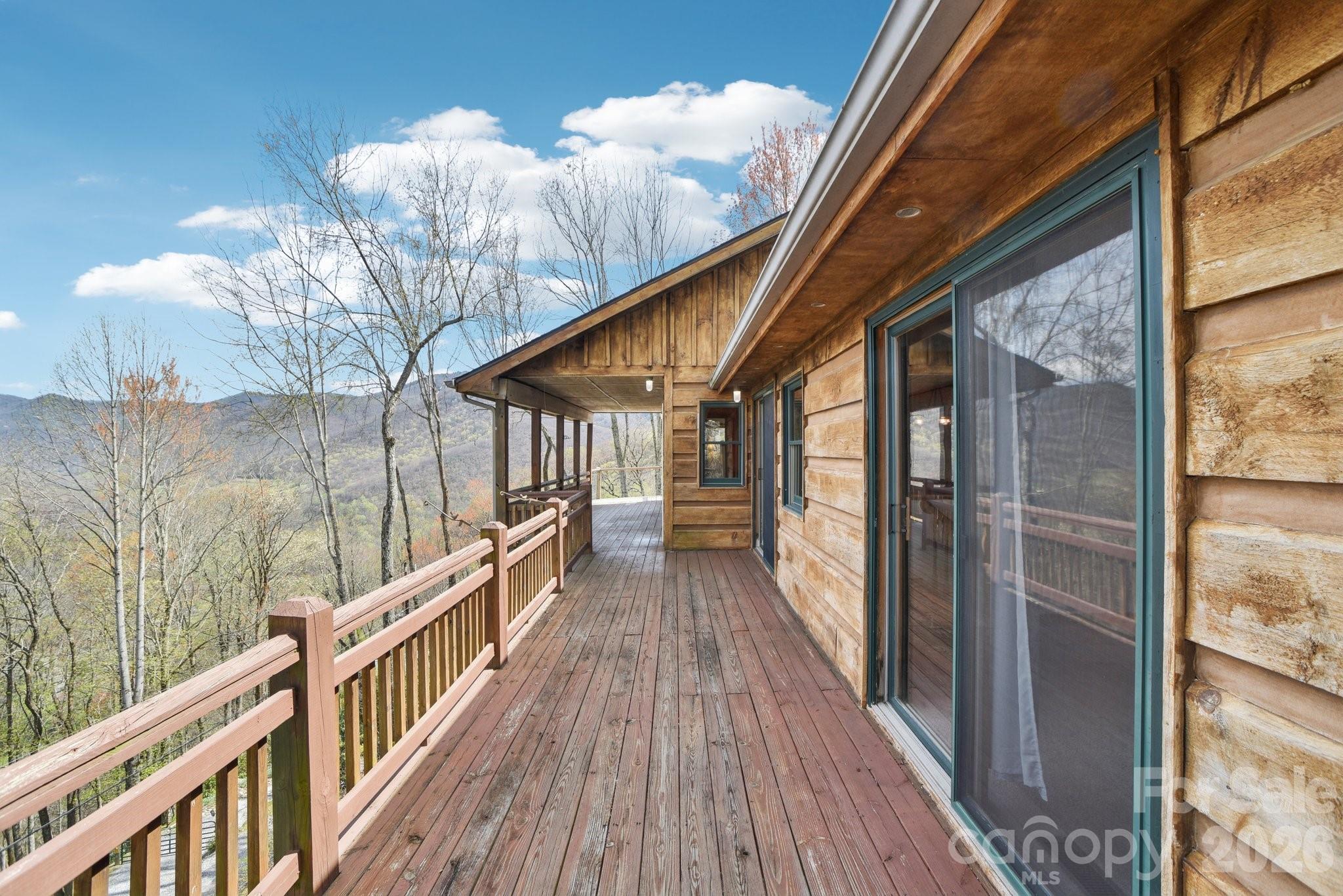 1426 Setzer Cove Road — Maggie Valley