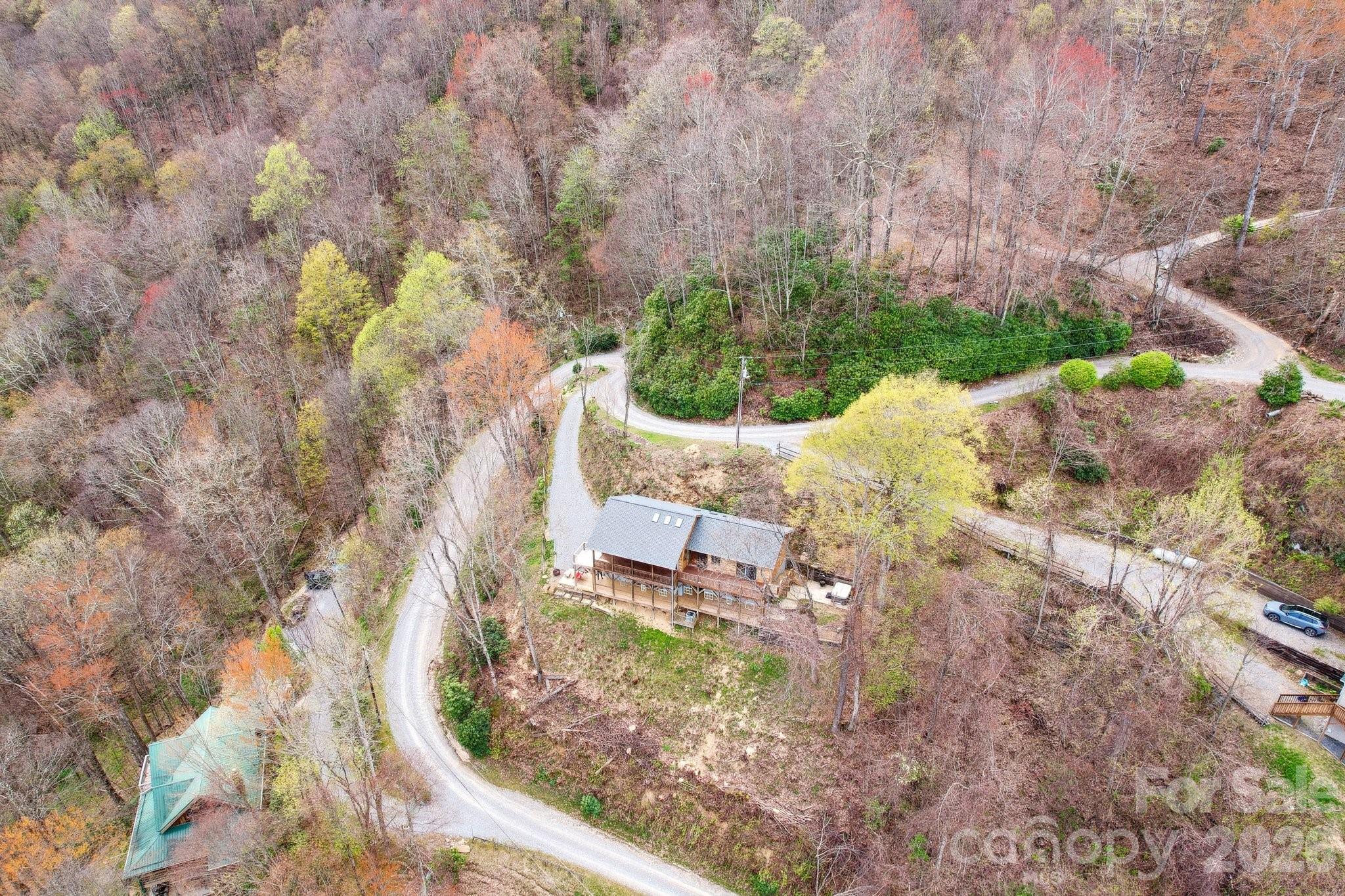 1426 Setzer Cove Road — Maggie Valley