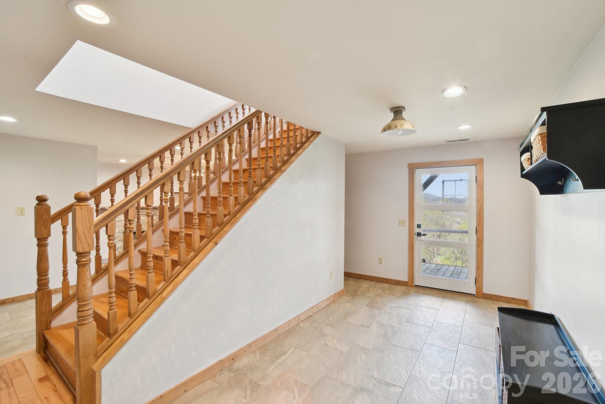 1426 Setzer Cove Road — Maggie Valley