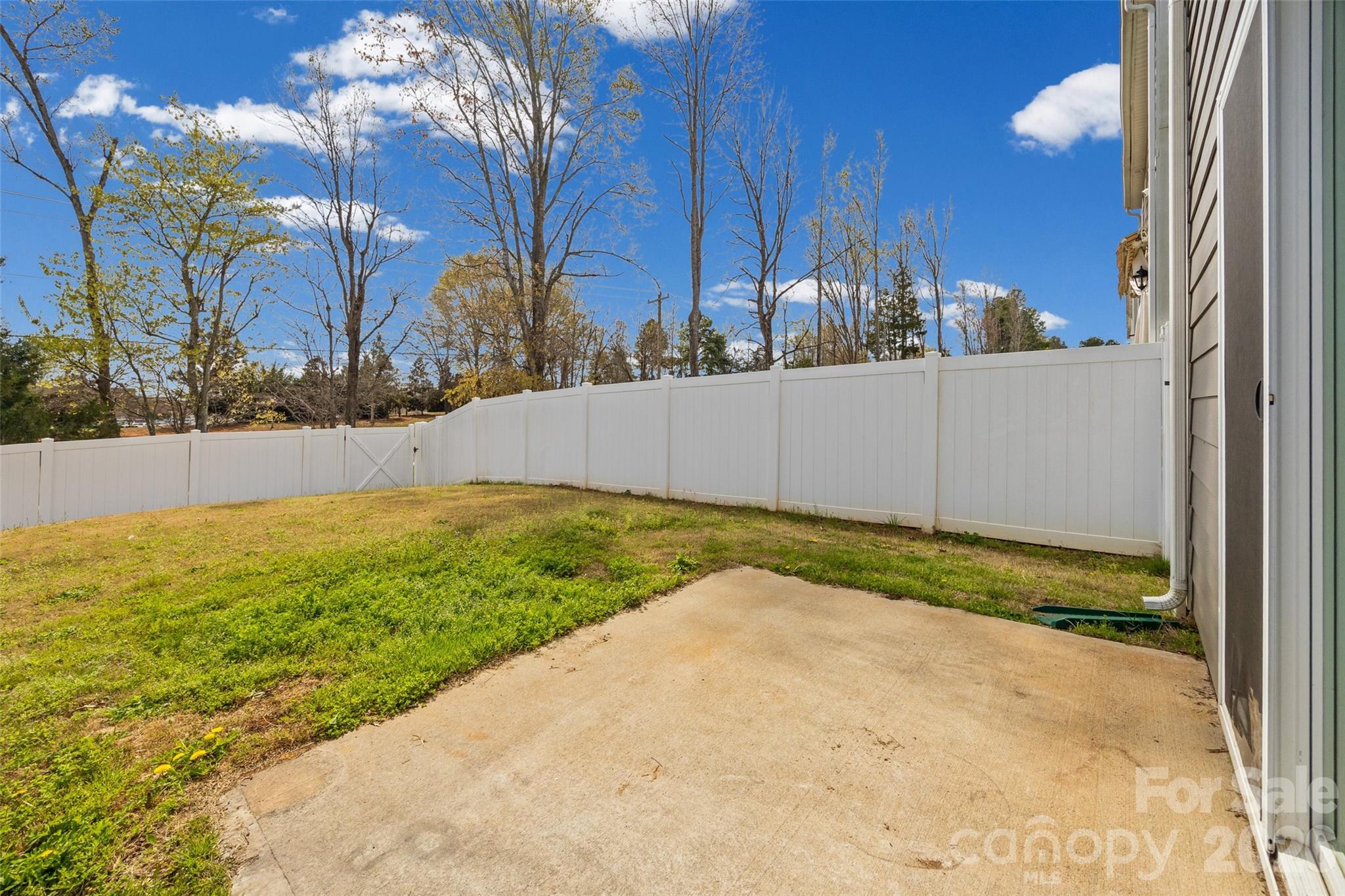 2120 Redstone Drive — York