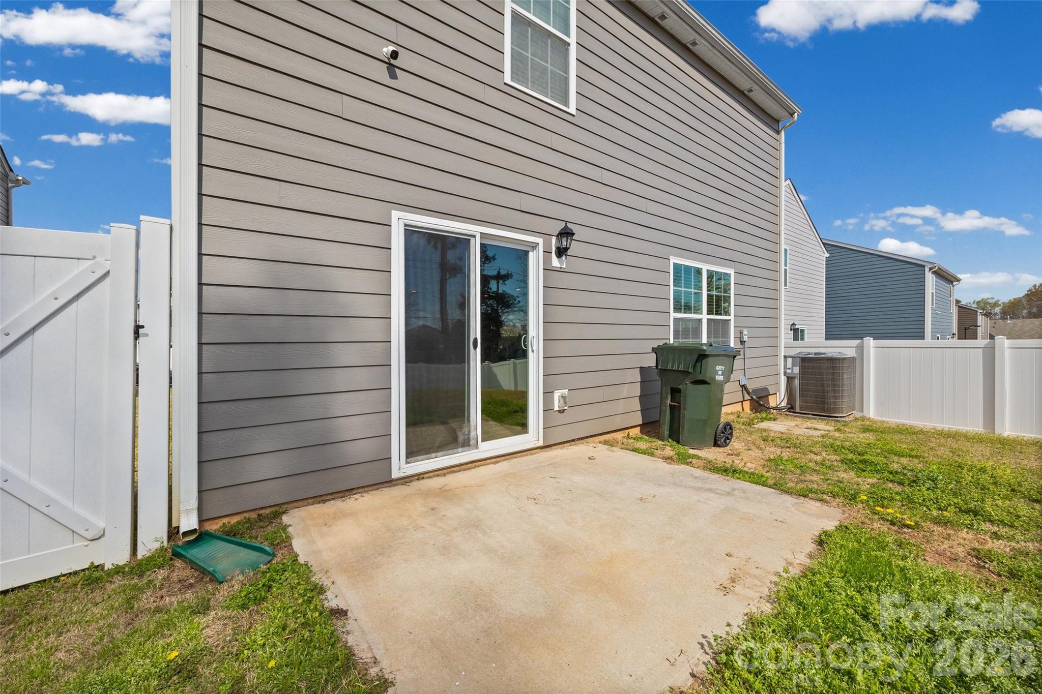2120 Redstone Drive — York