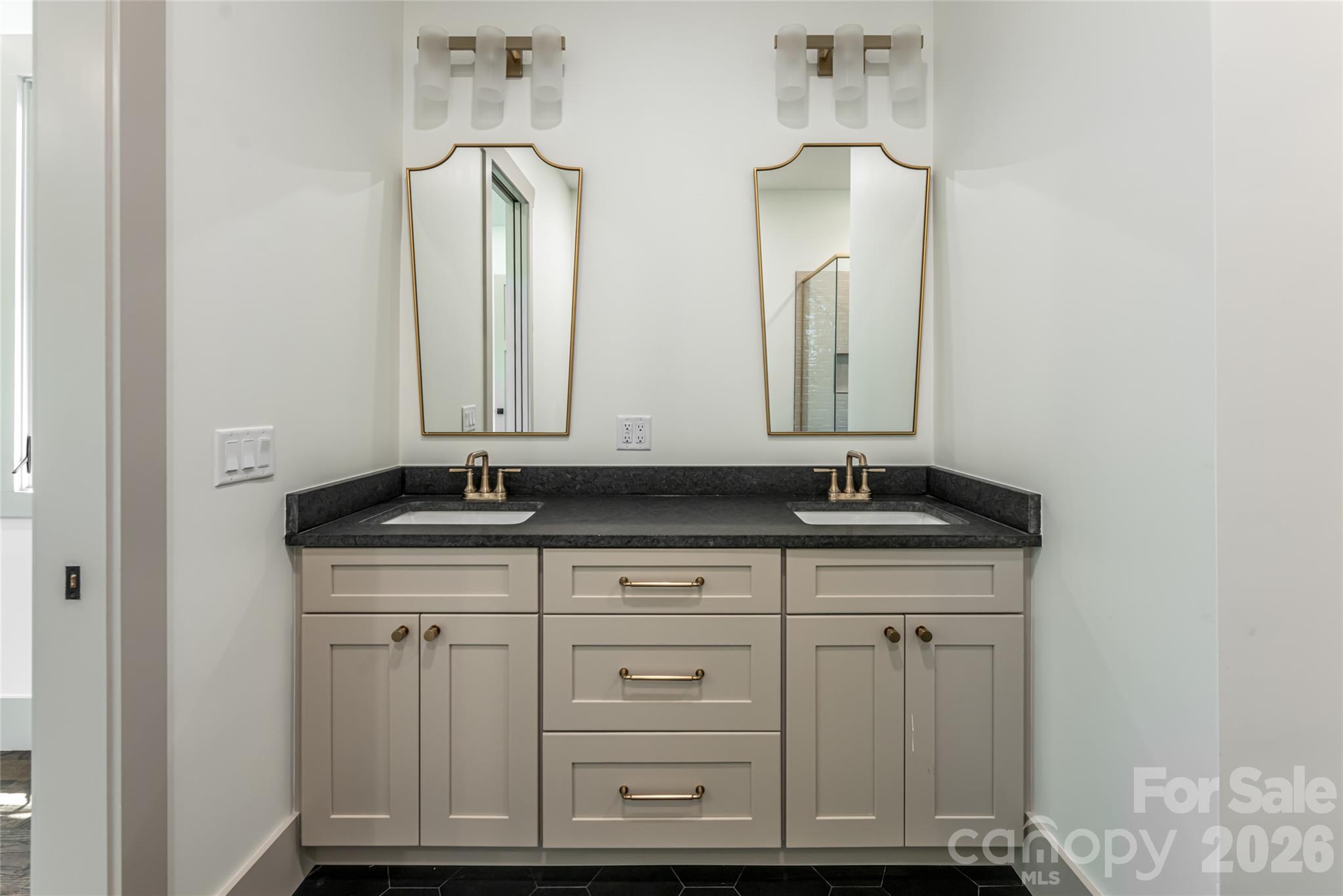 110 Unadilla Avenue — Asheville