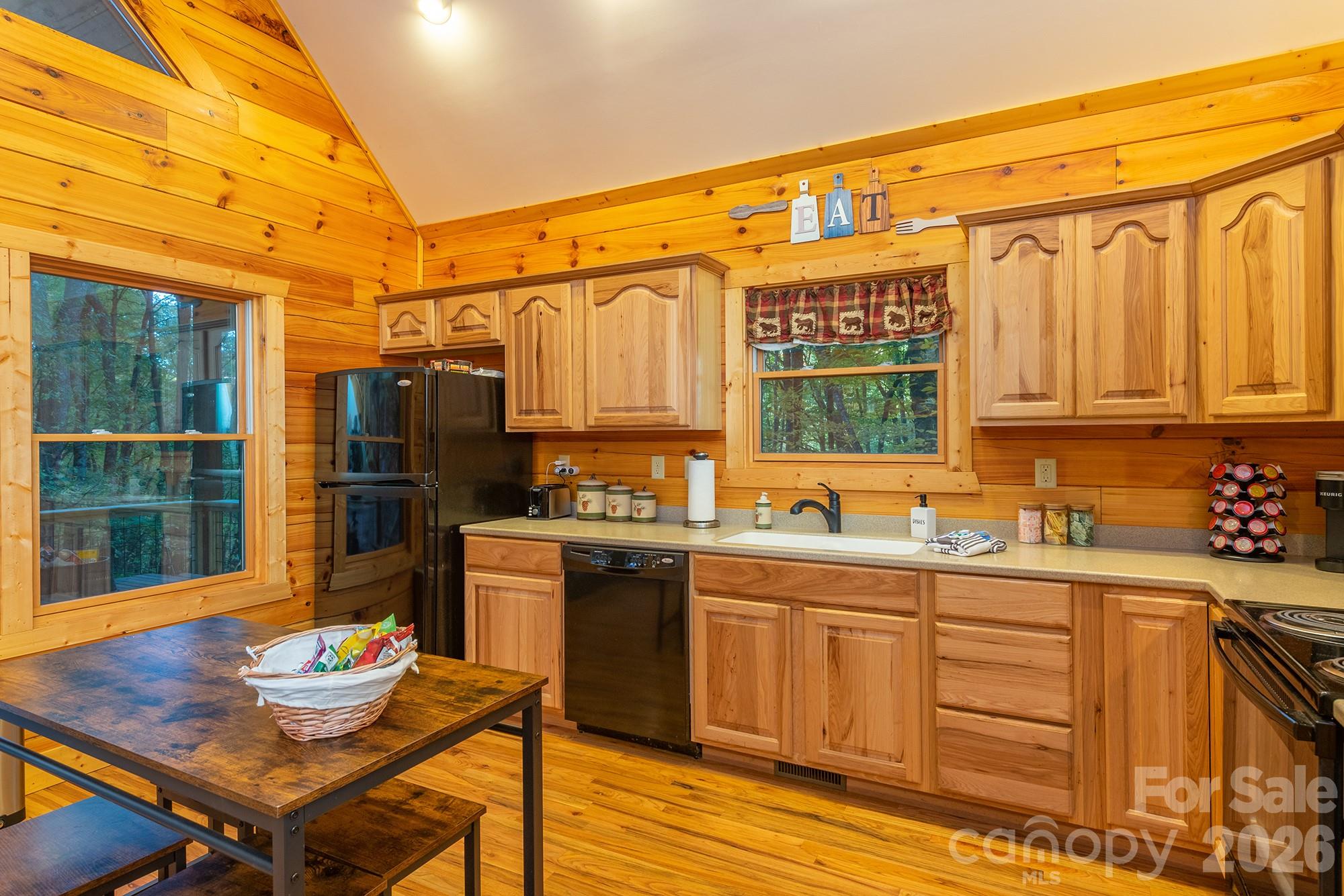 100 Candlemaker Trail — Maggie Valley