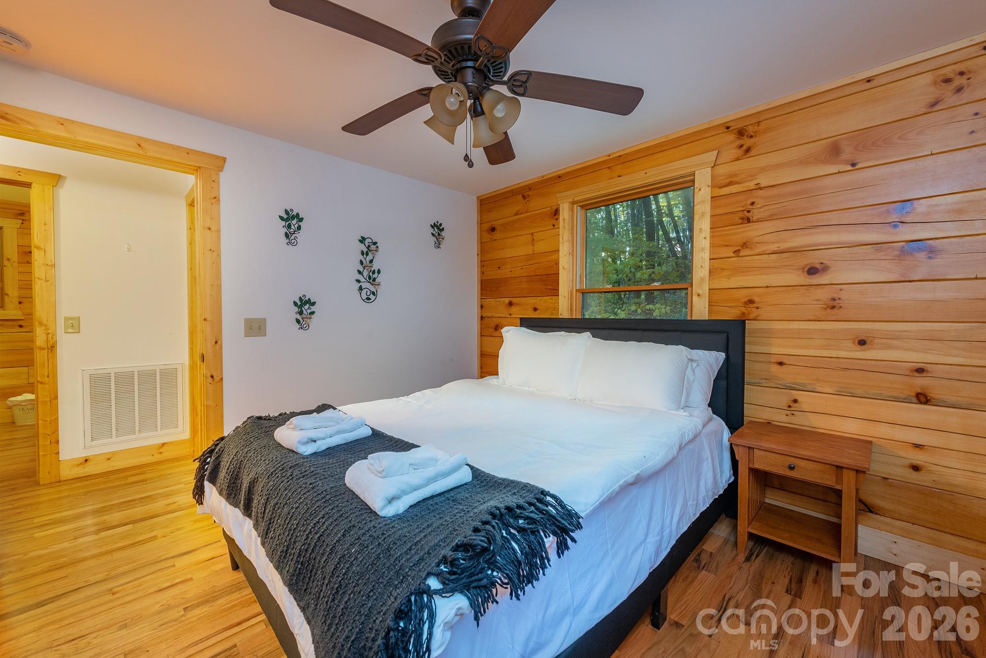 100 Candlemaker Trail — Maggie Valley