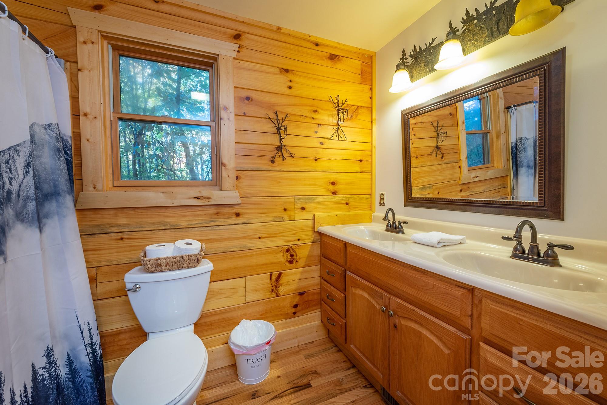 100 Candlemaker Trail — Maggie Valley