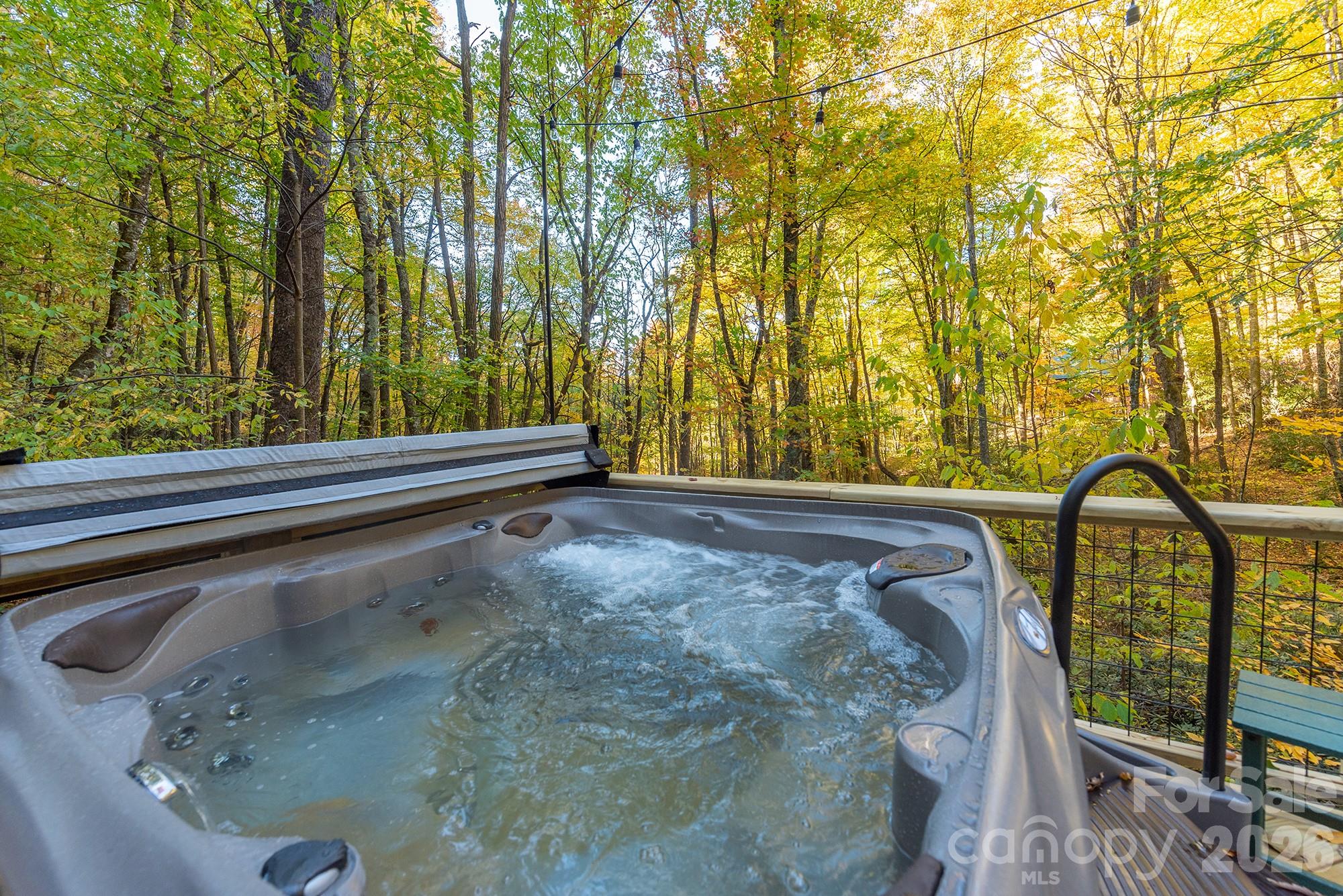 100 Candlemaker Trail — Maggie Valley