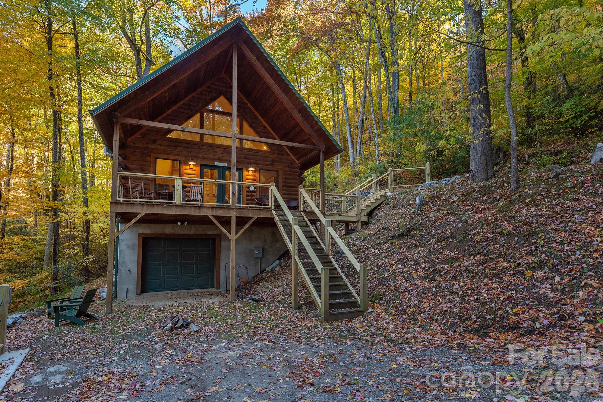 100 Candlemaker Trail — Maggie Valley