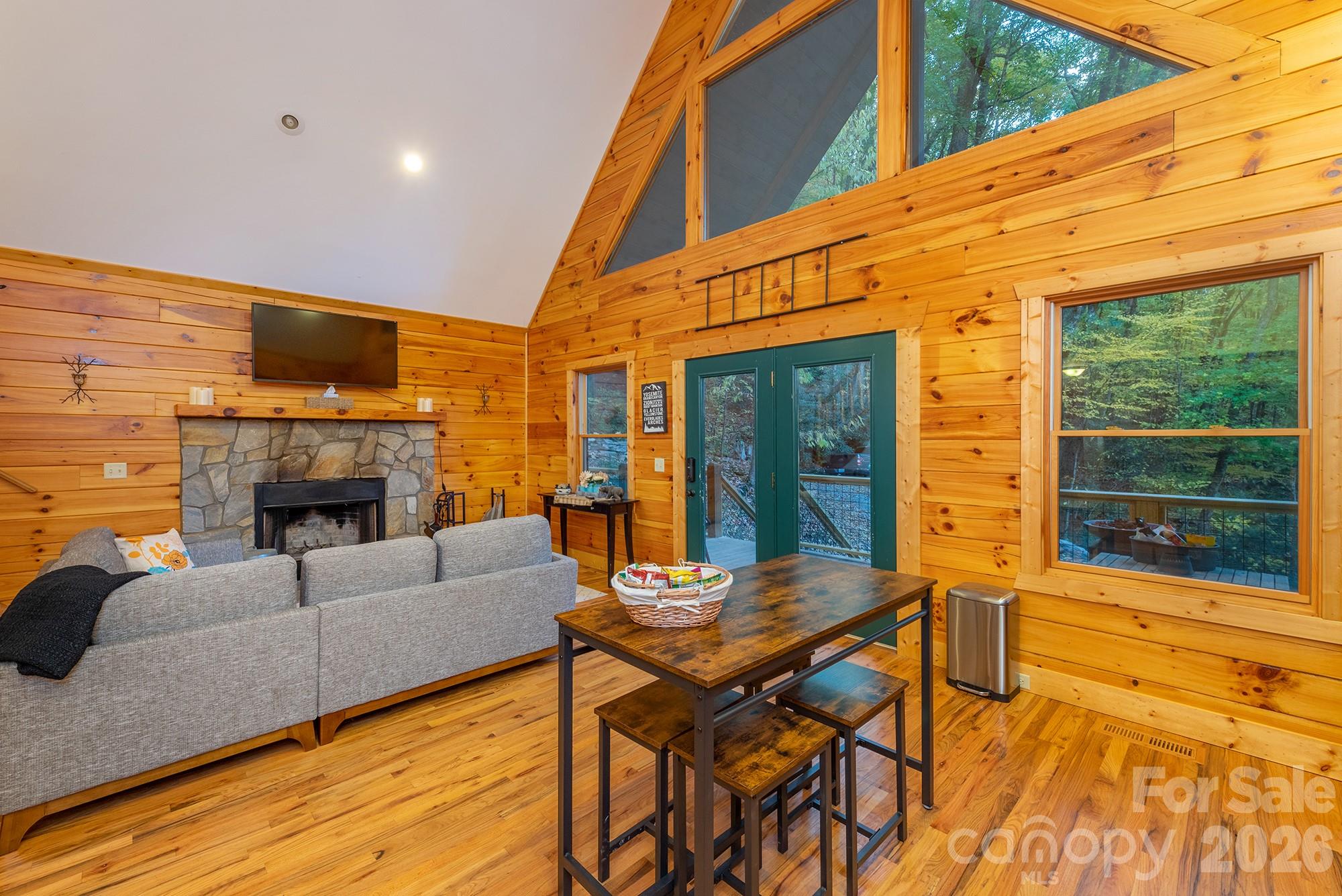 100 Candlemaker Trail — Maggie Valley