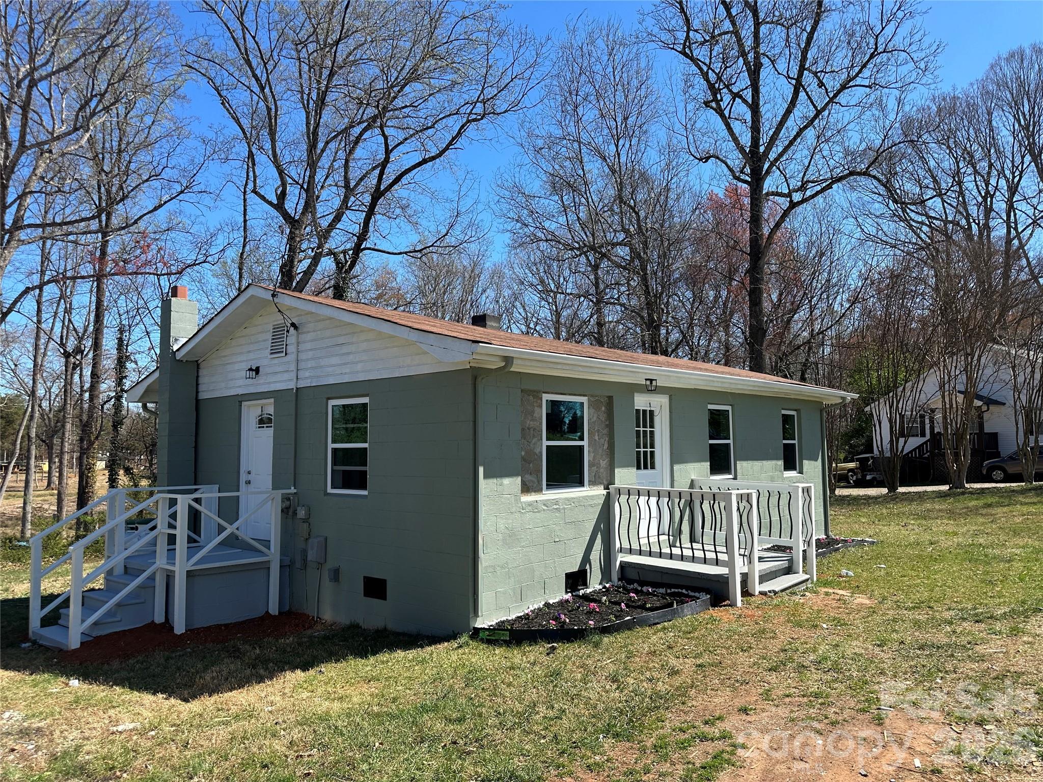 209 Brookview Road — Statesville