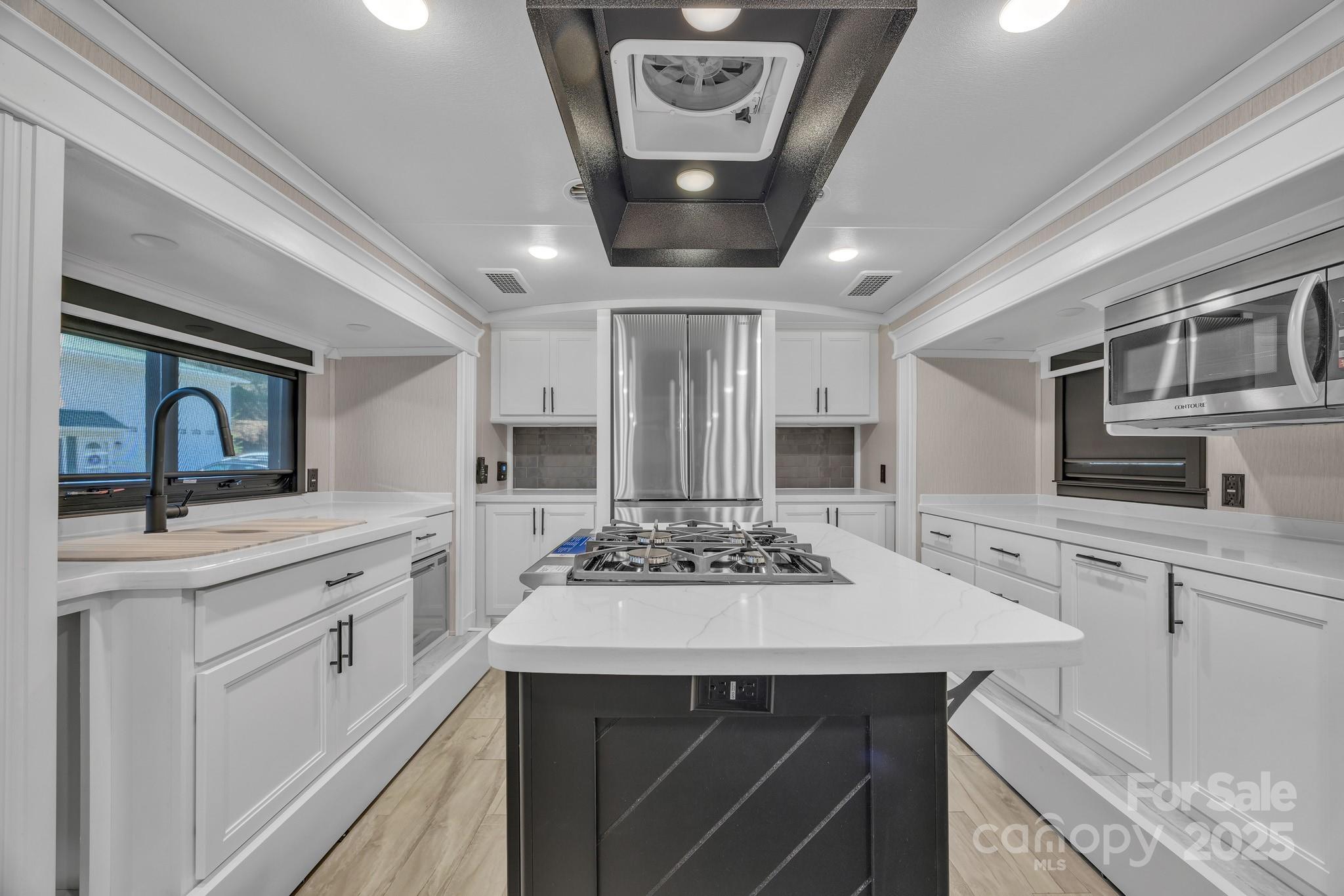 177 Finch Way — West Jefferson