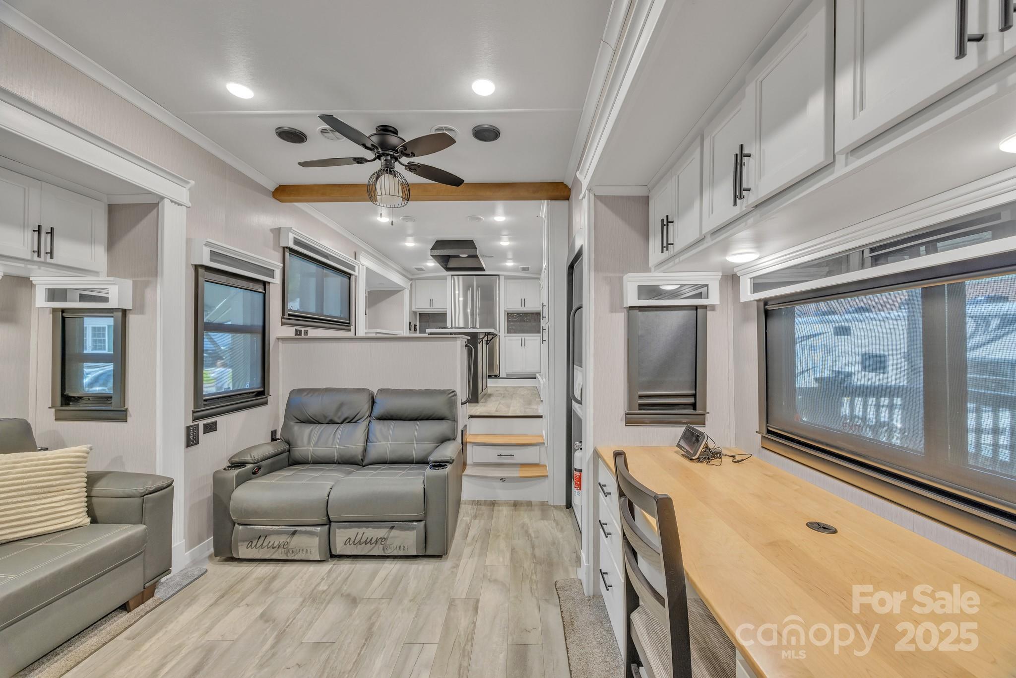 177 Finch Way — West Jefferson