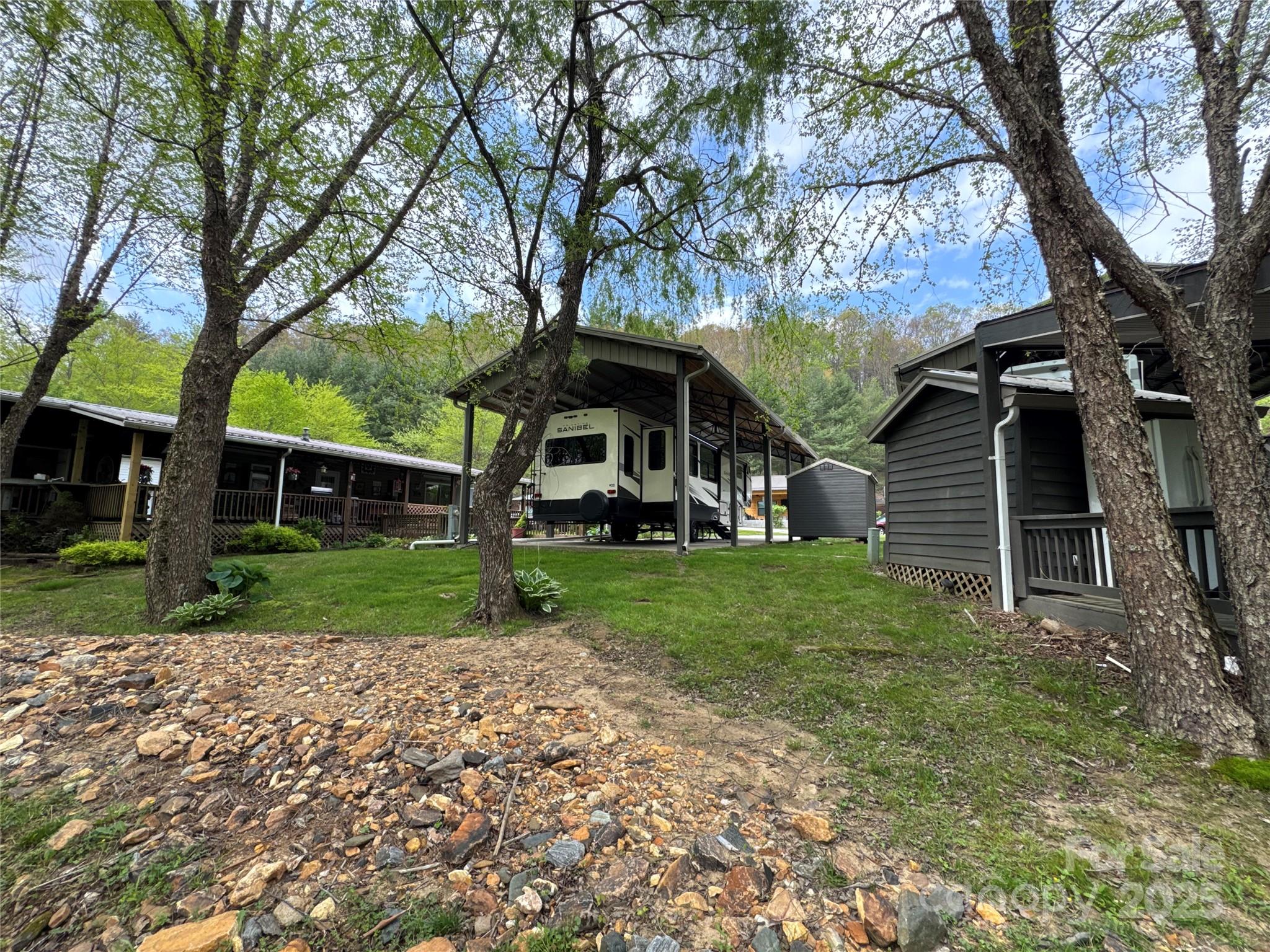 195 Finch Way #7 — West Jefferson