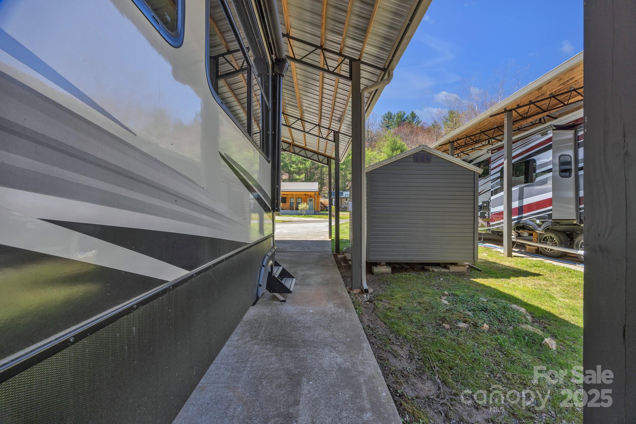 195 Finch Way #7 — West Jefferson