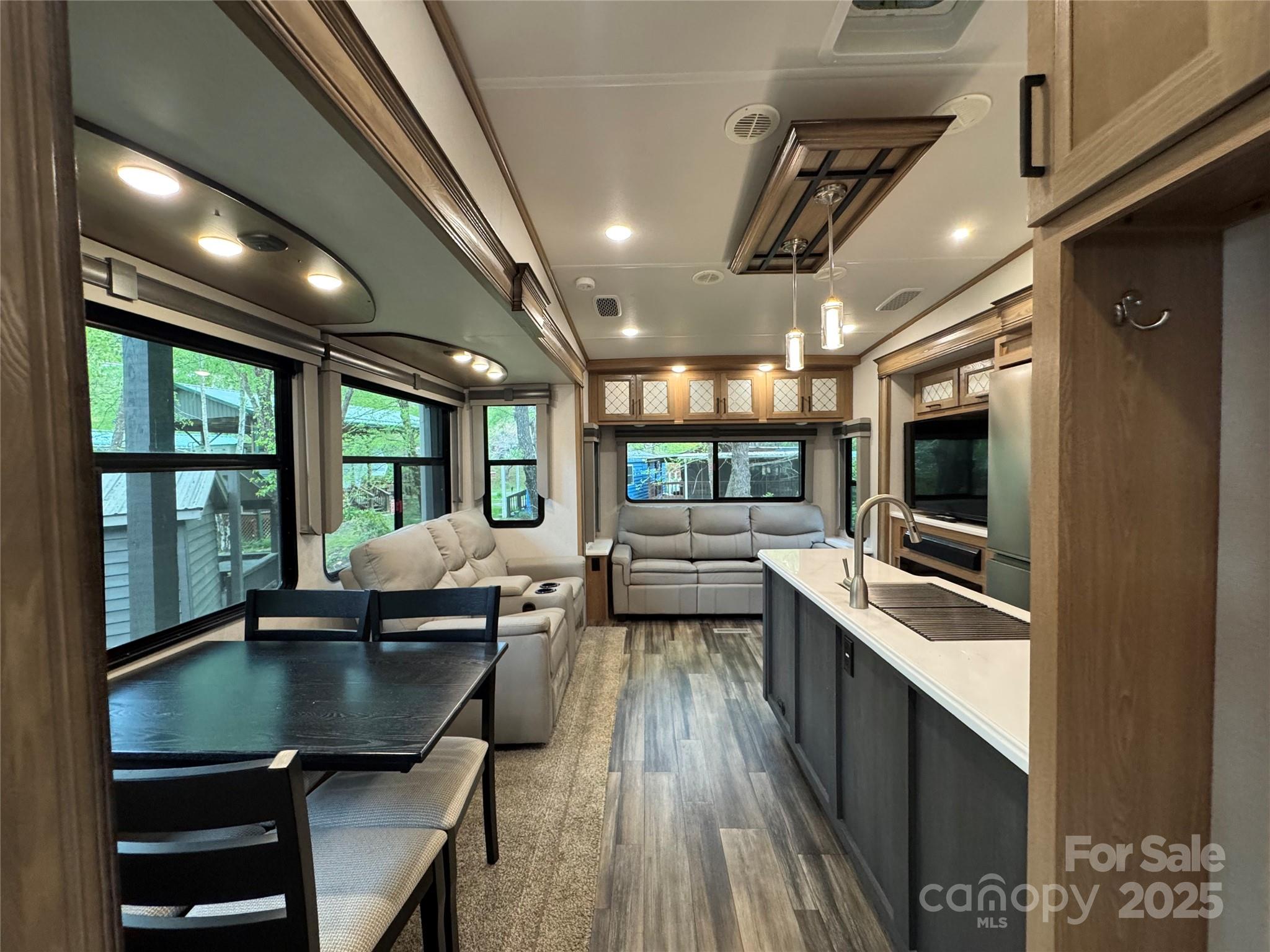195 Finch Way #7 — West Jefferson