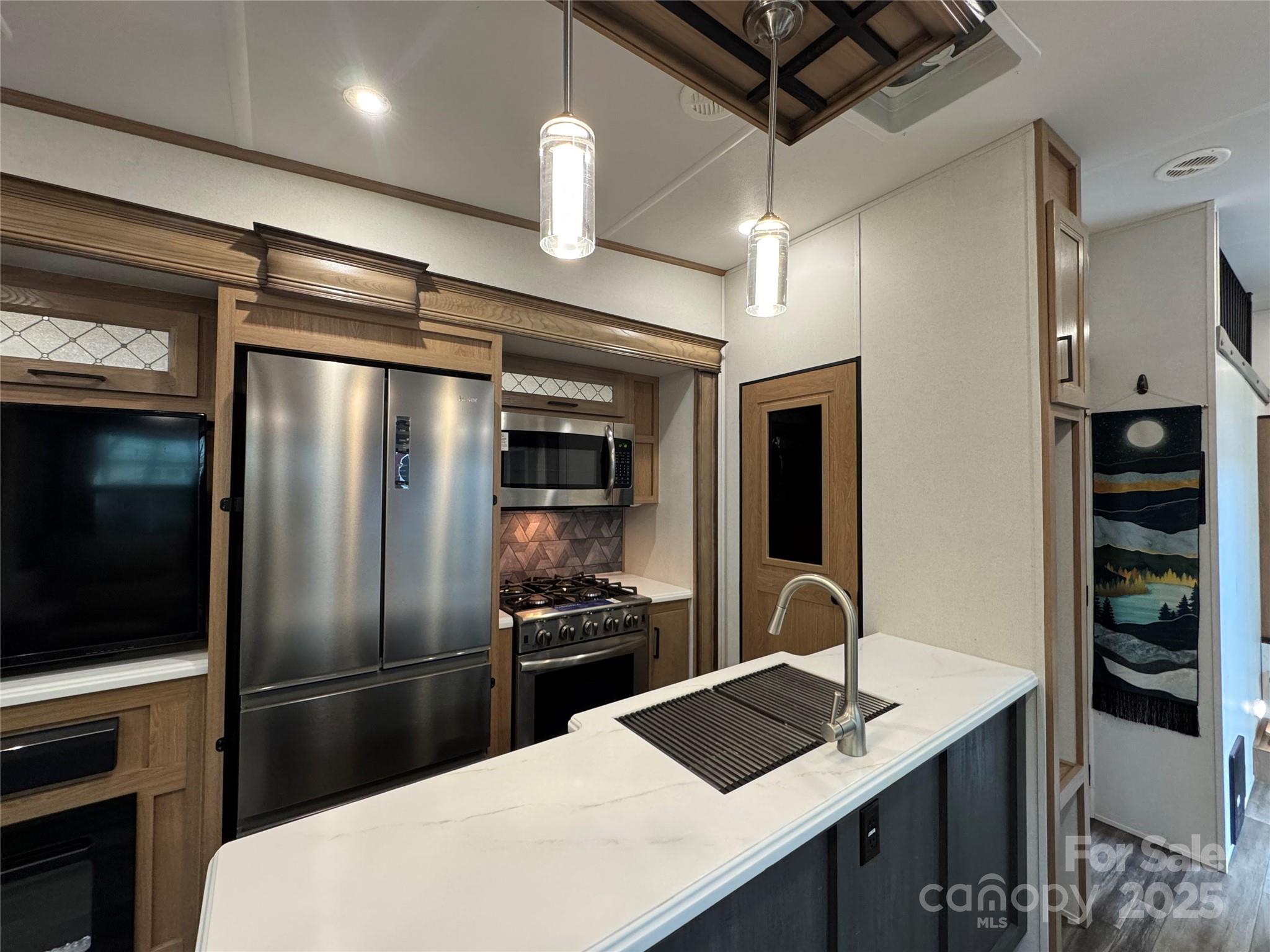 195 Finch Way #7 — West Jefferson