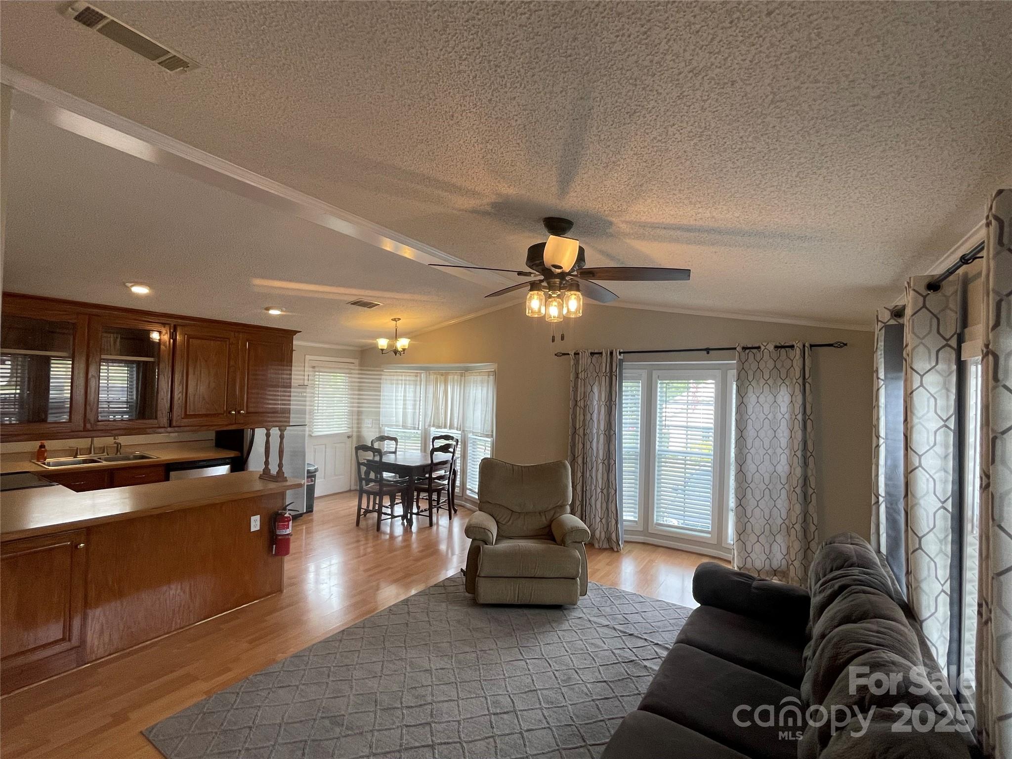 116 Dove Lane — New London