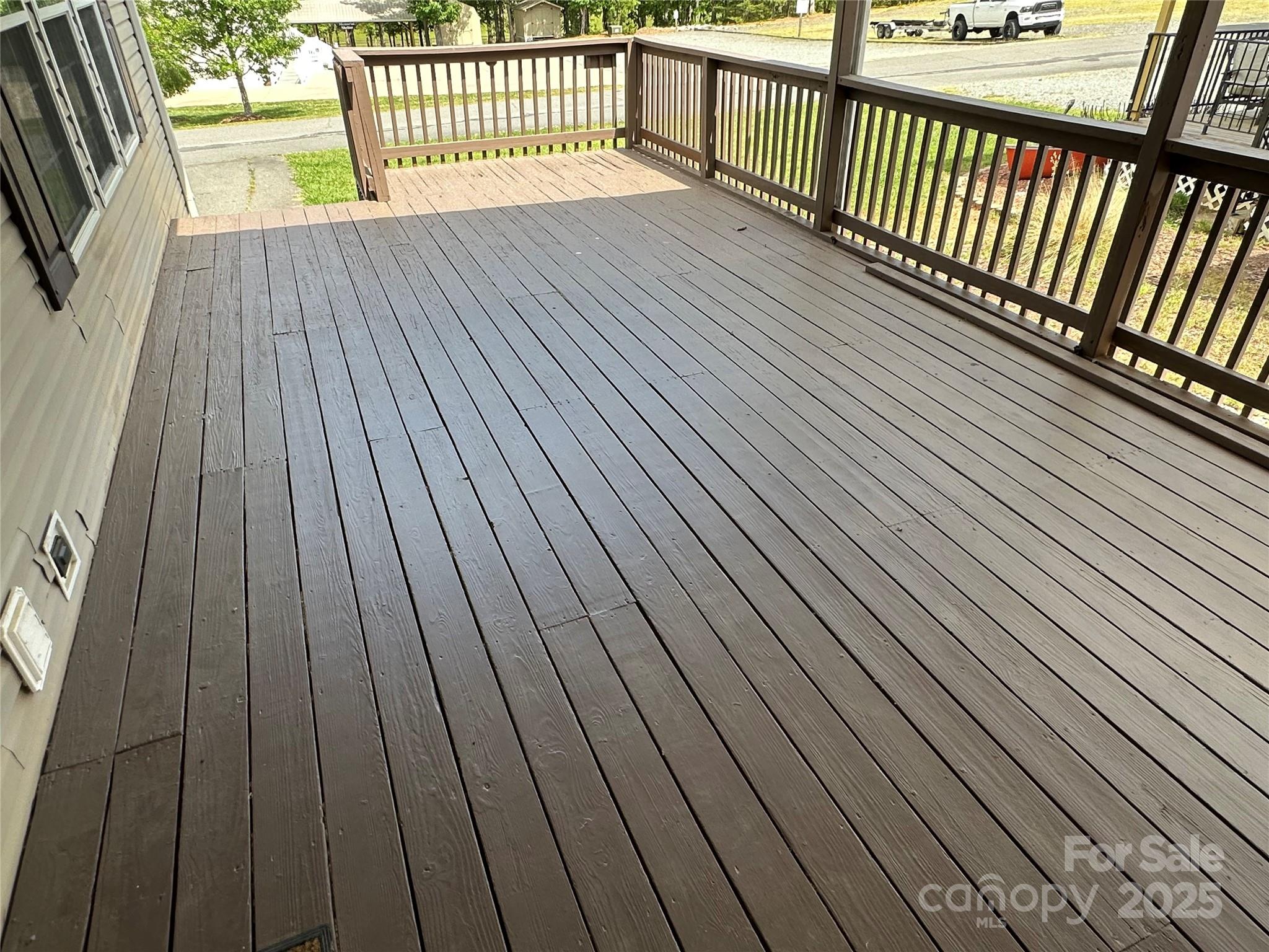 116 Dove Lane — New London