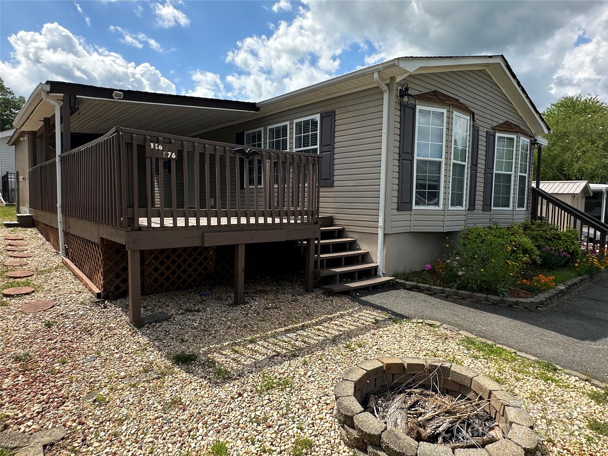 116 Dove Lane — New London