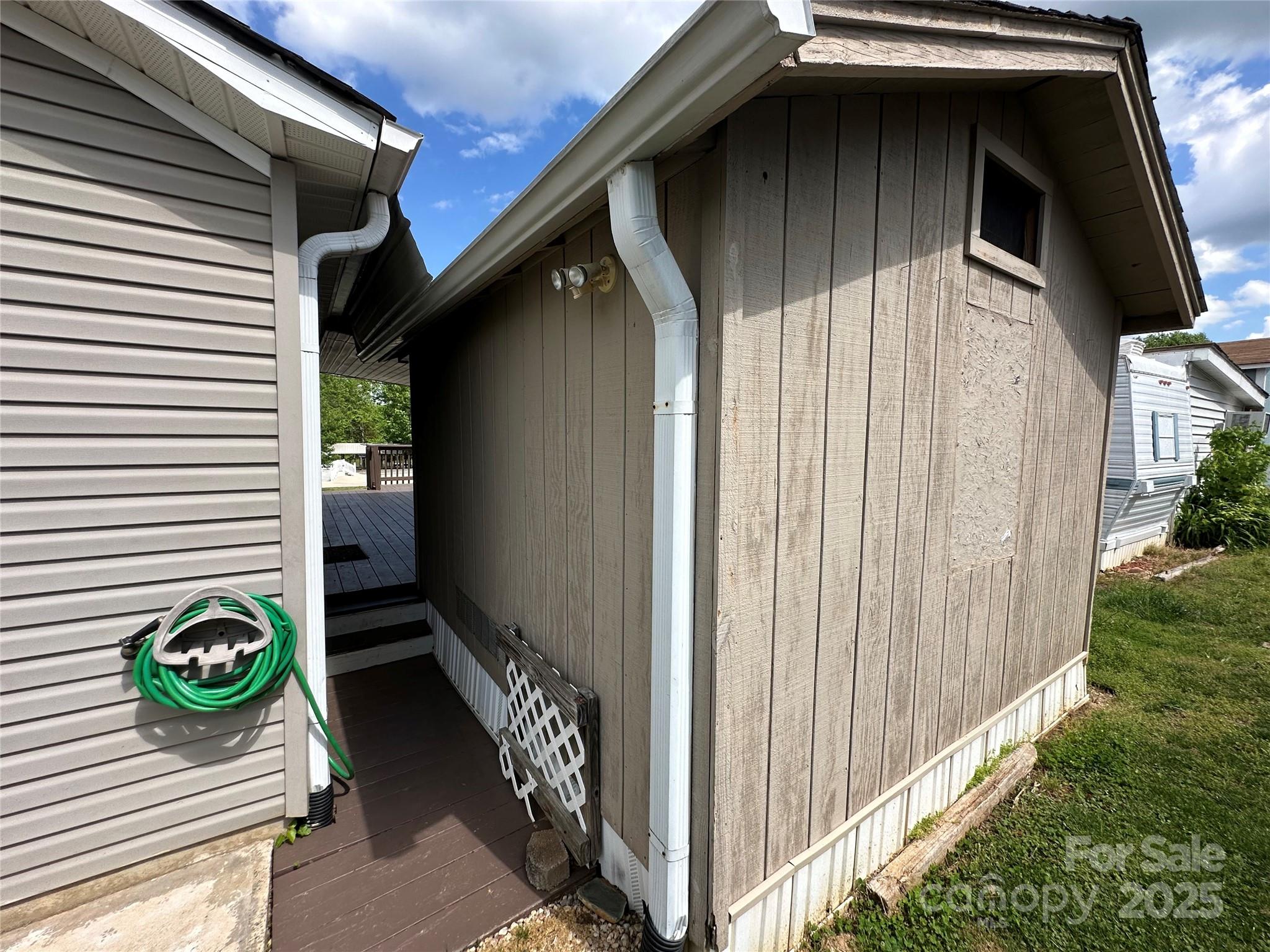 116 Dove Lane — New London
